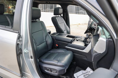 2025 Toyota TUNDRA 4X4 Platinum