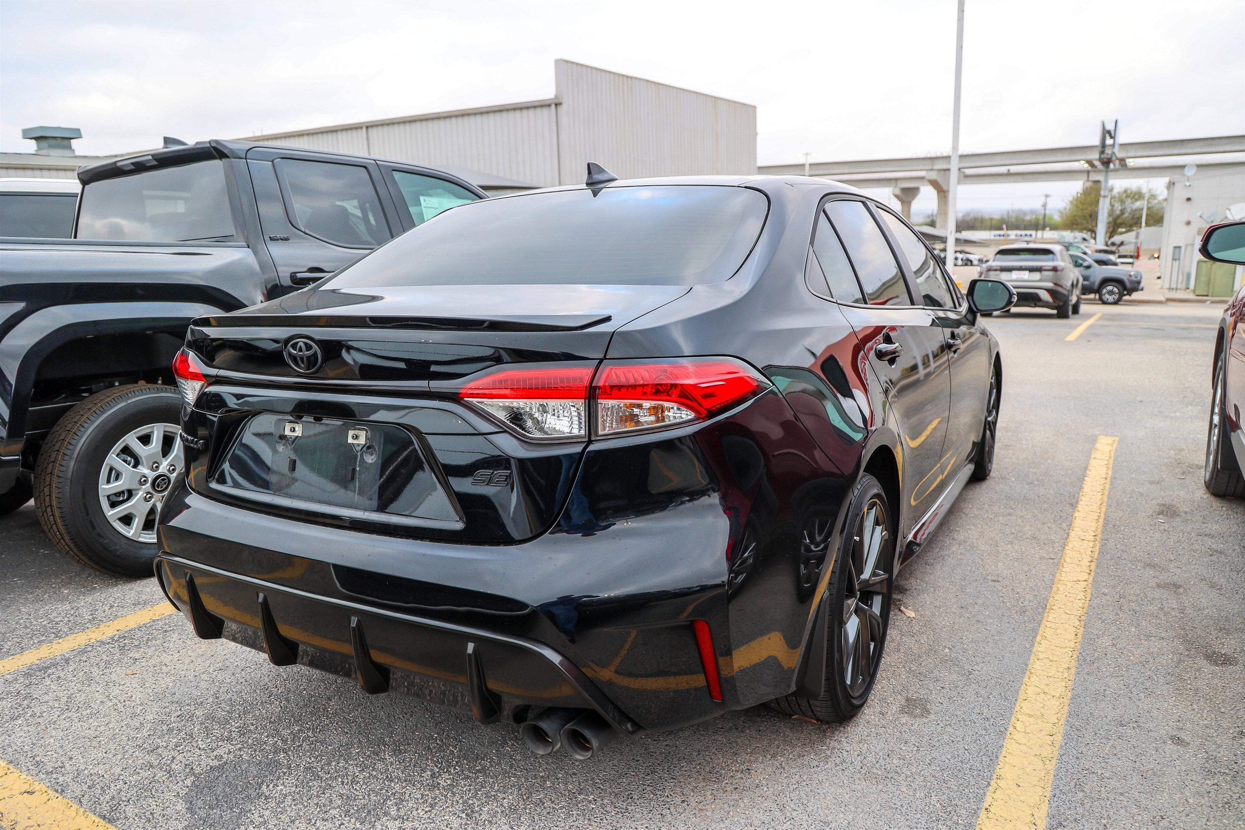 2025 Toyota COROLLA SE