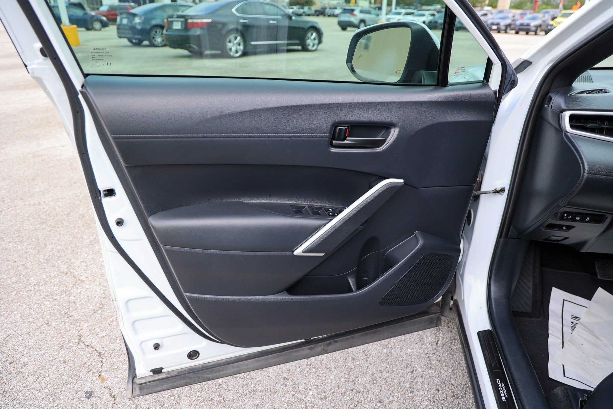 2024 Toyota Corolla Cross Hybrid Hybrid SE