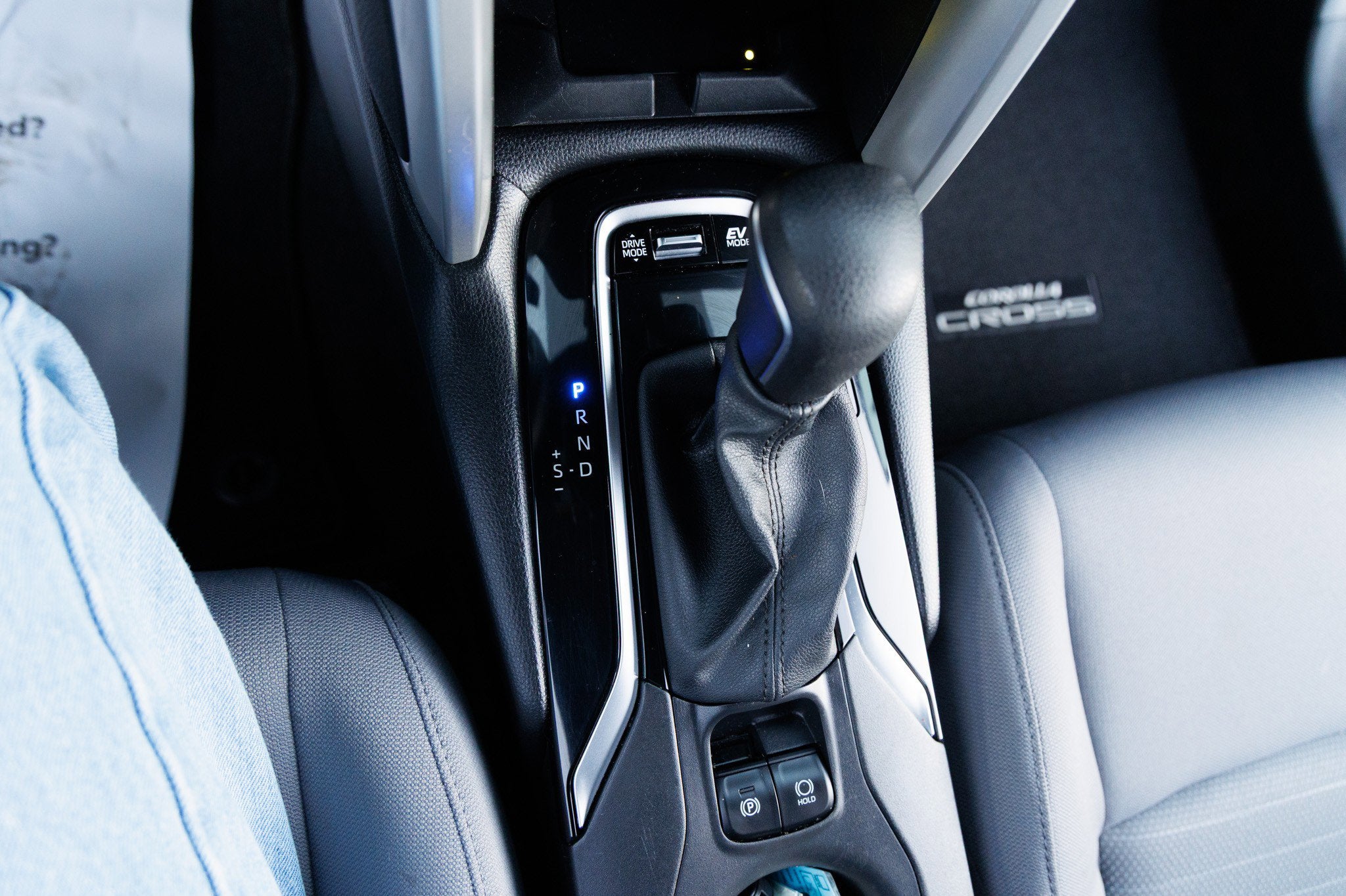 2024 Toyota COROLLA CROSS HV Hybrid SE