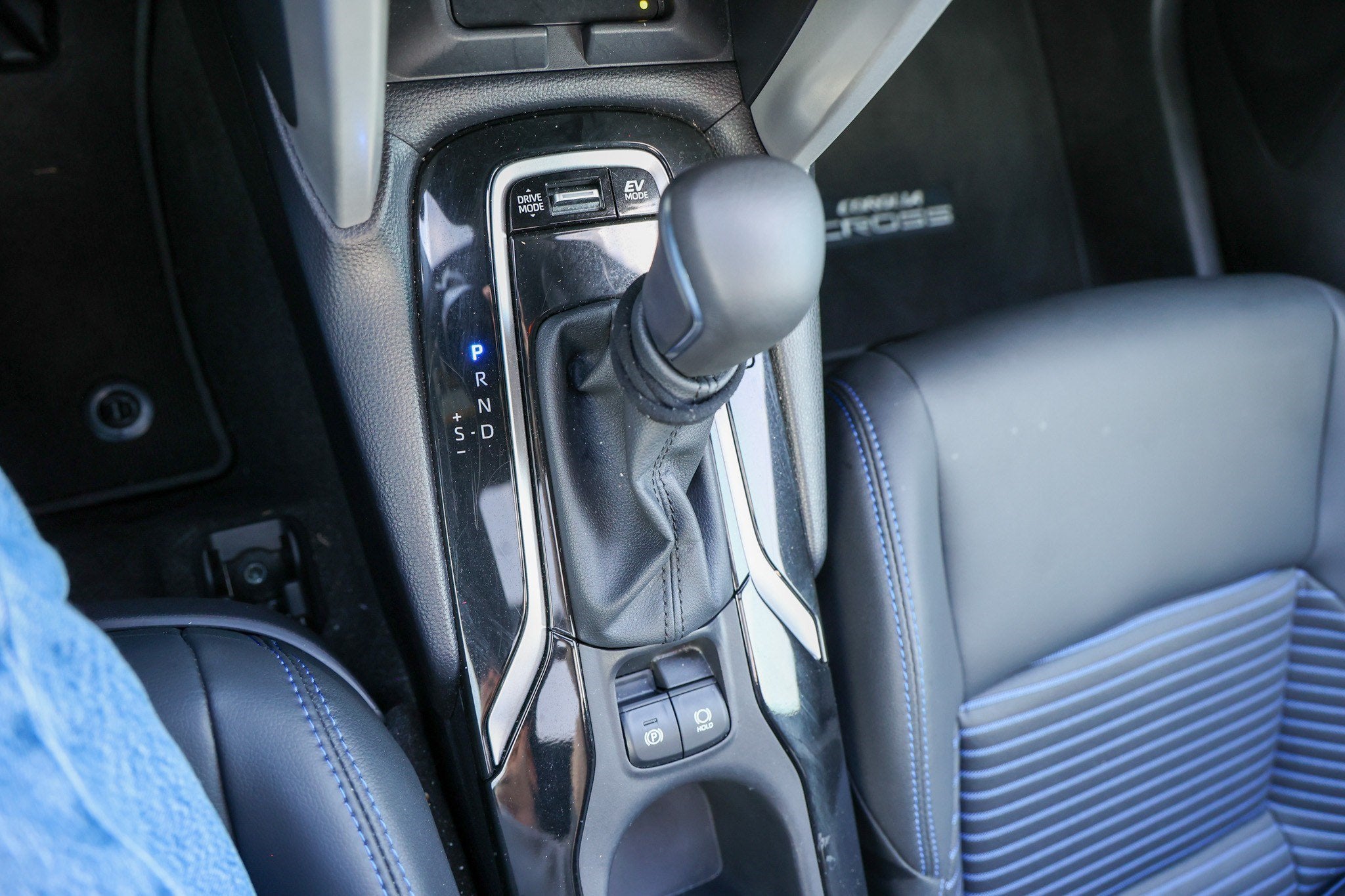 2025 Toyota Corolla Cross Hybrid Hybrid XSE