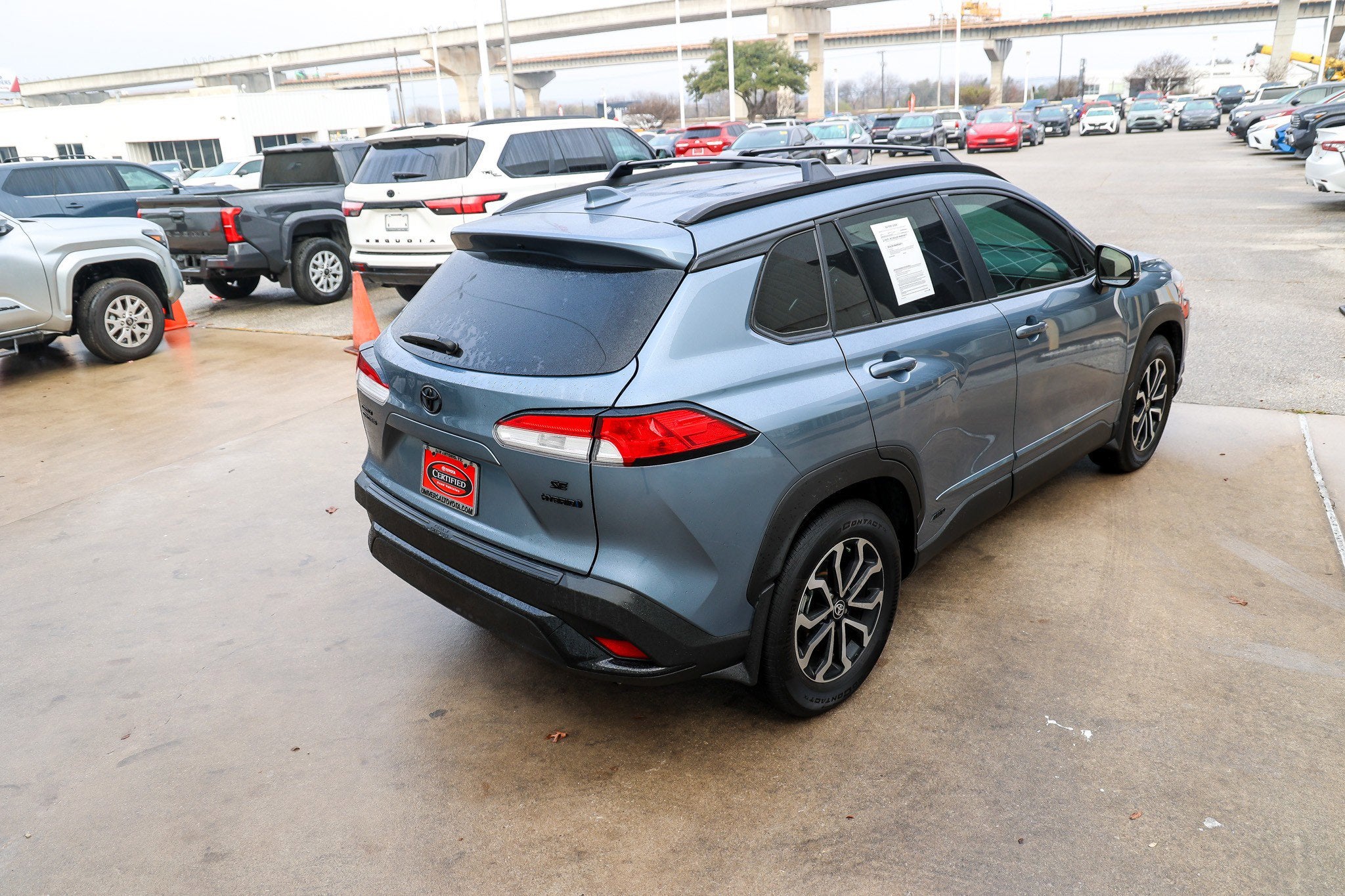 2024 Toyota COROLLA CROSS HV Hybrid SE