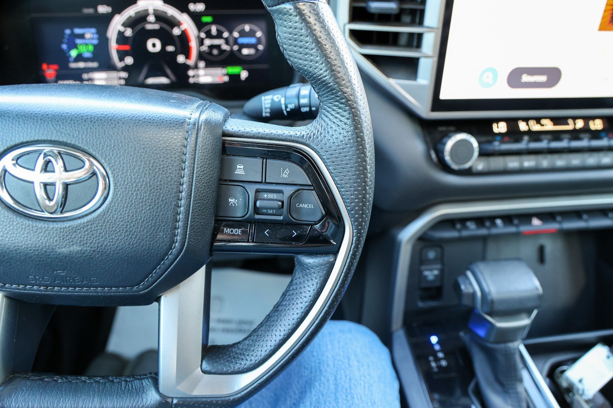 2023 Toyota Sequoia SR5 - Photo 18