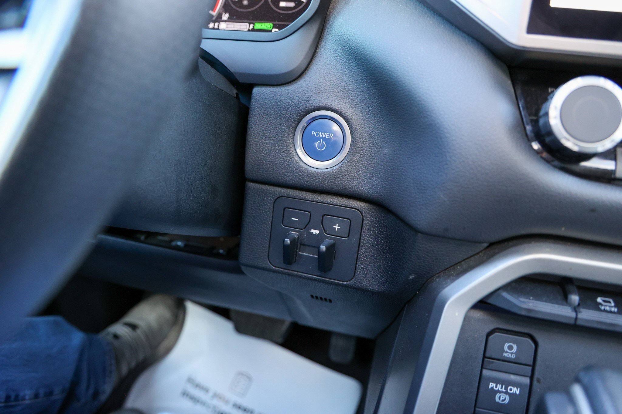 2023 Toyota Sequoia SR5 - Photo 19