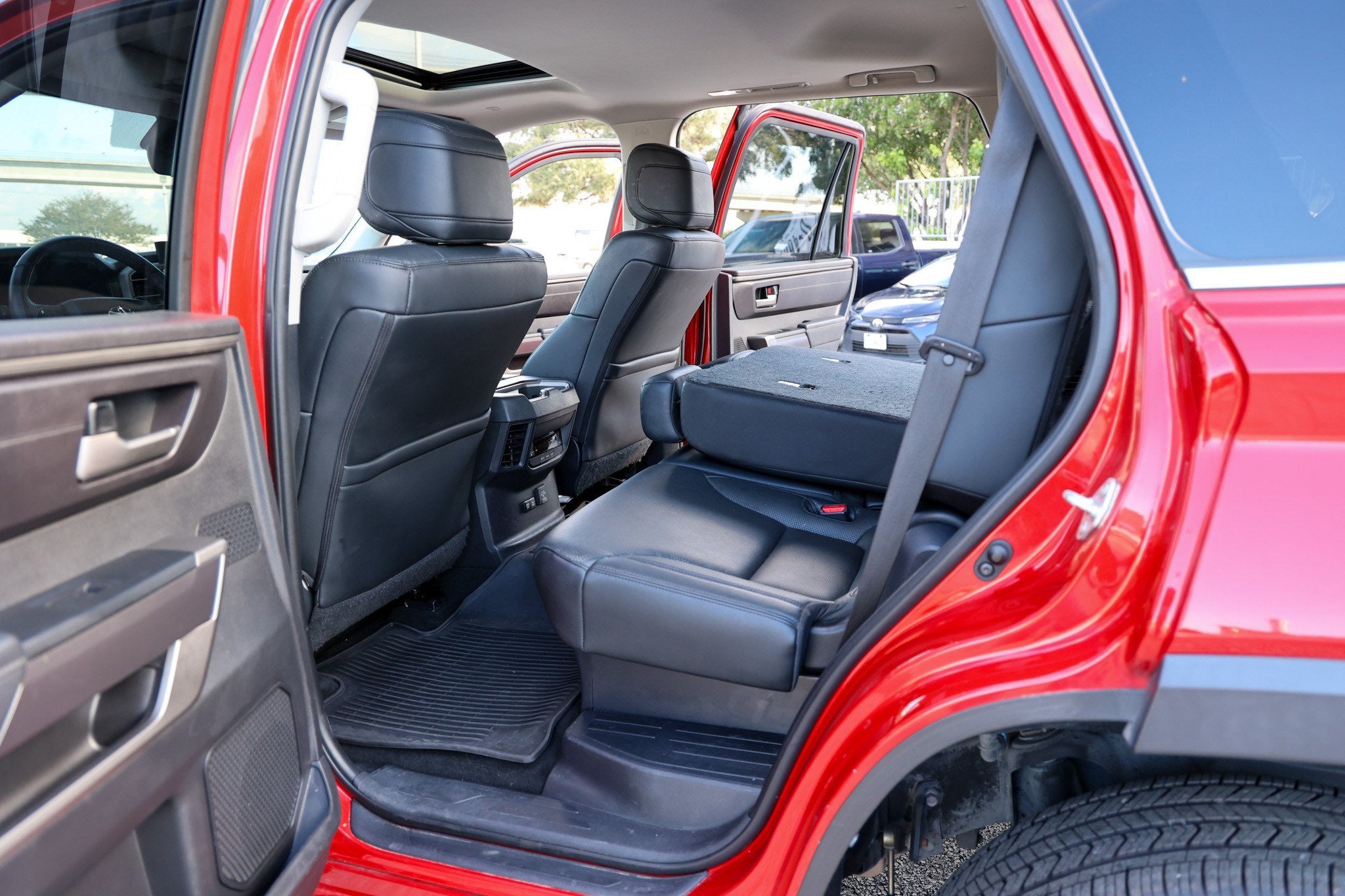 2023 Toyota Sequoia SR5 - Photo 34