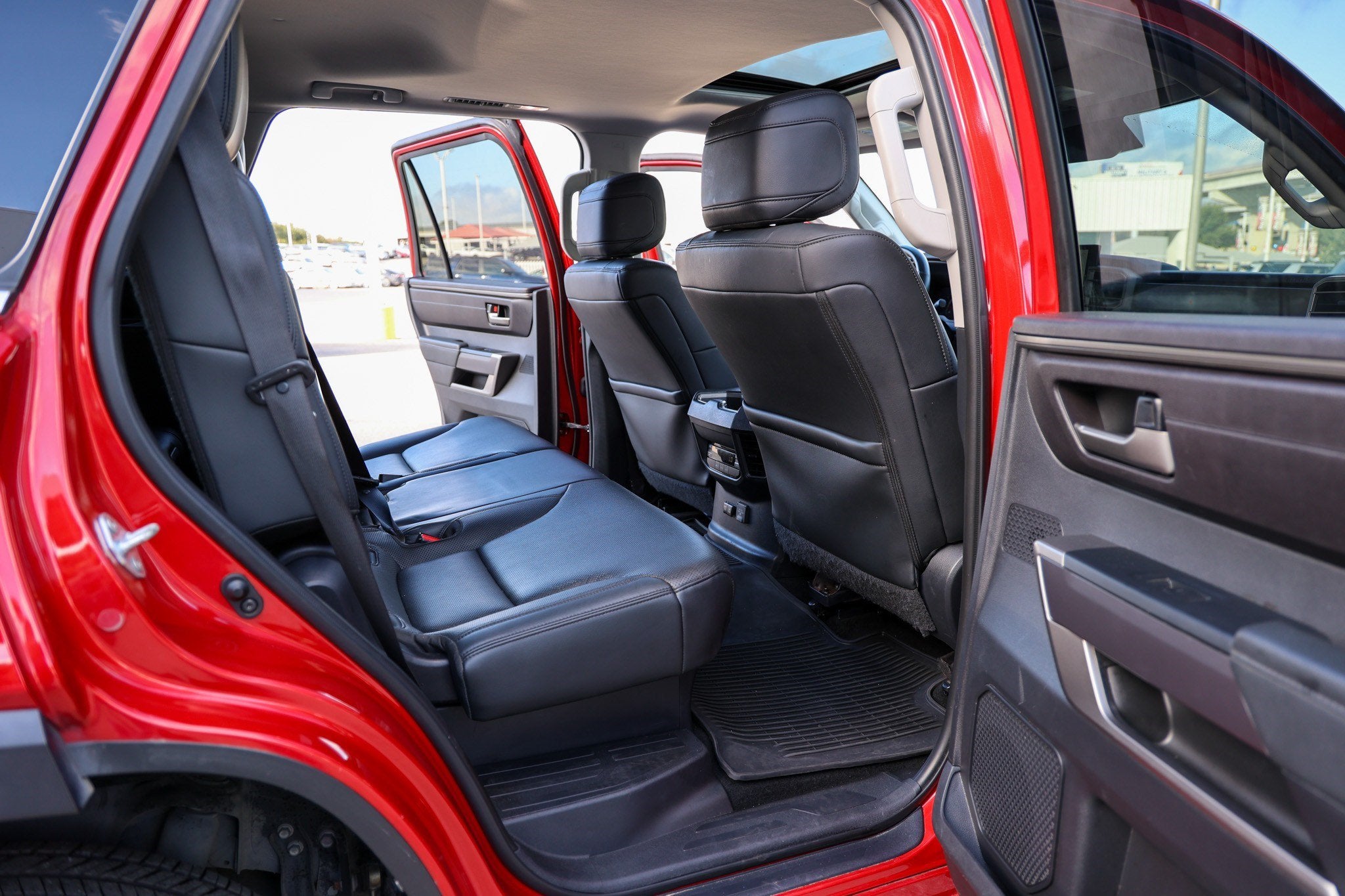2023 Toyota Sequoia SR5 - Photo 41