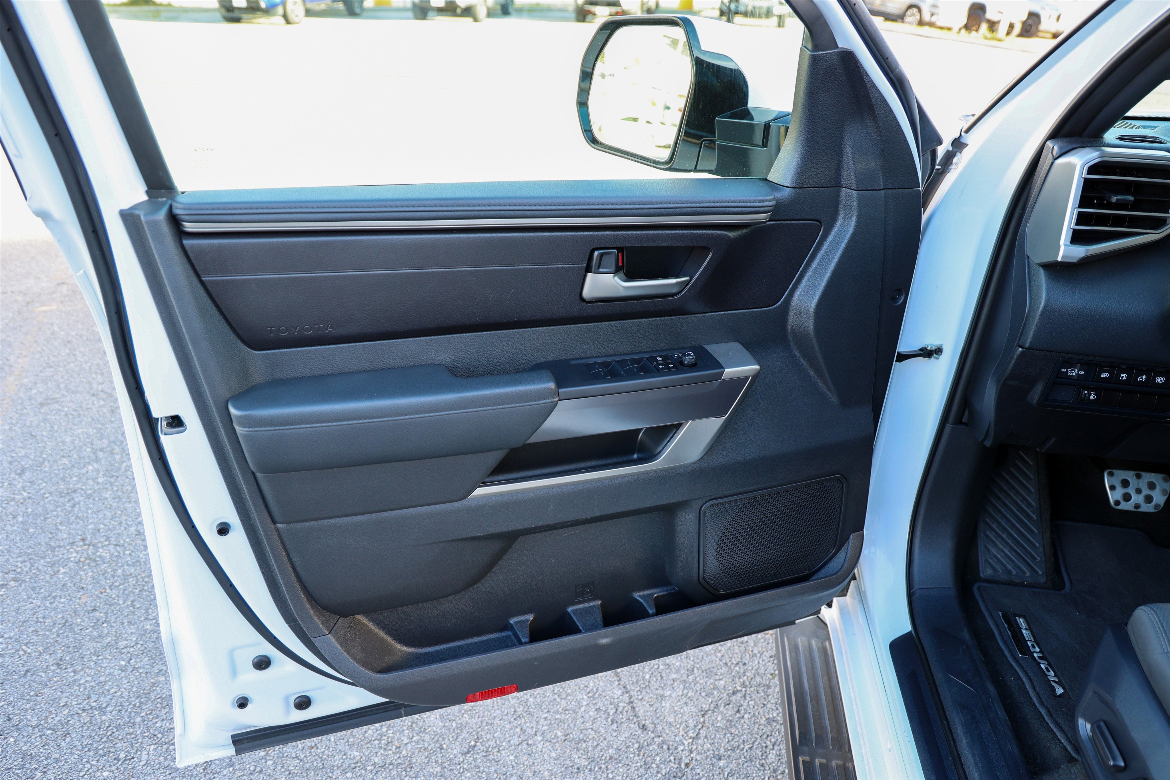 2025 Toyota Sequoia Limited - Photo 39