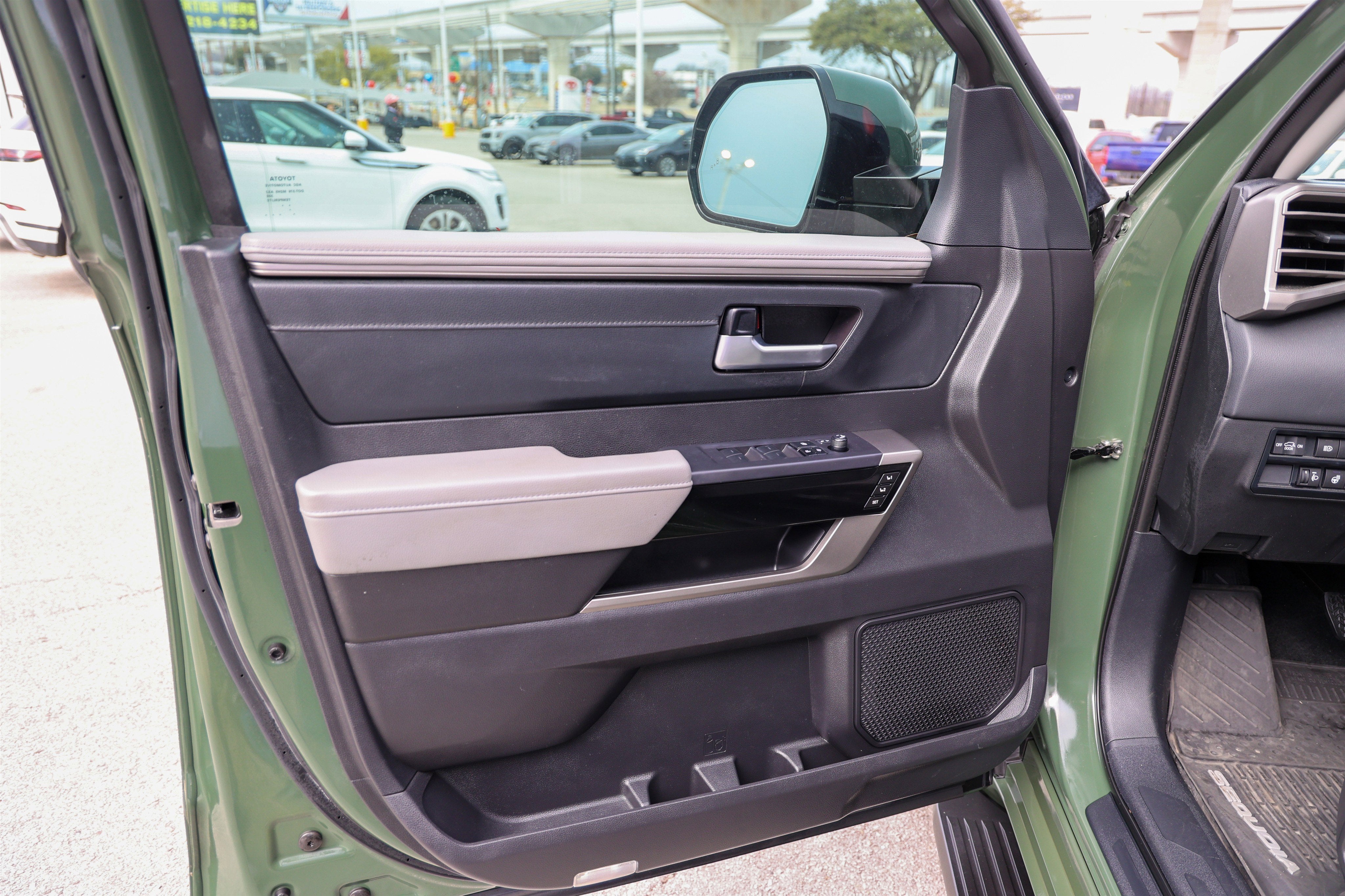 2023 Toyota SEQUOIA 4WD Limited