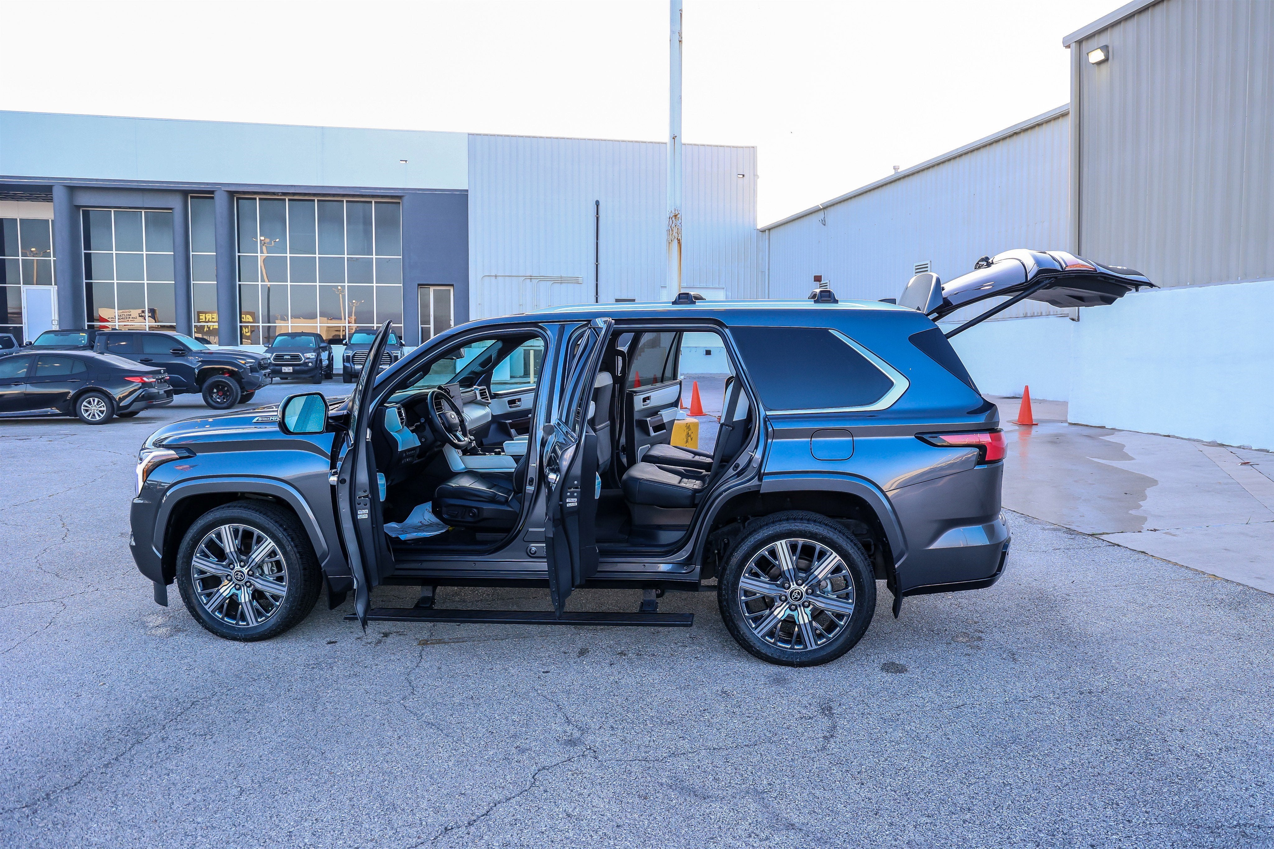 2024 Toyota SEQUOIA 4WD Capstone