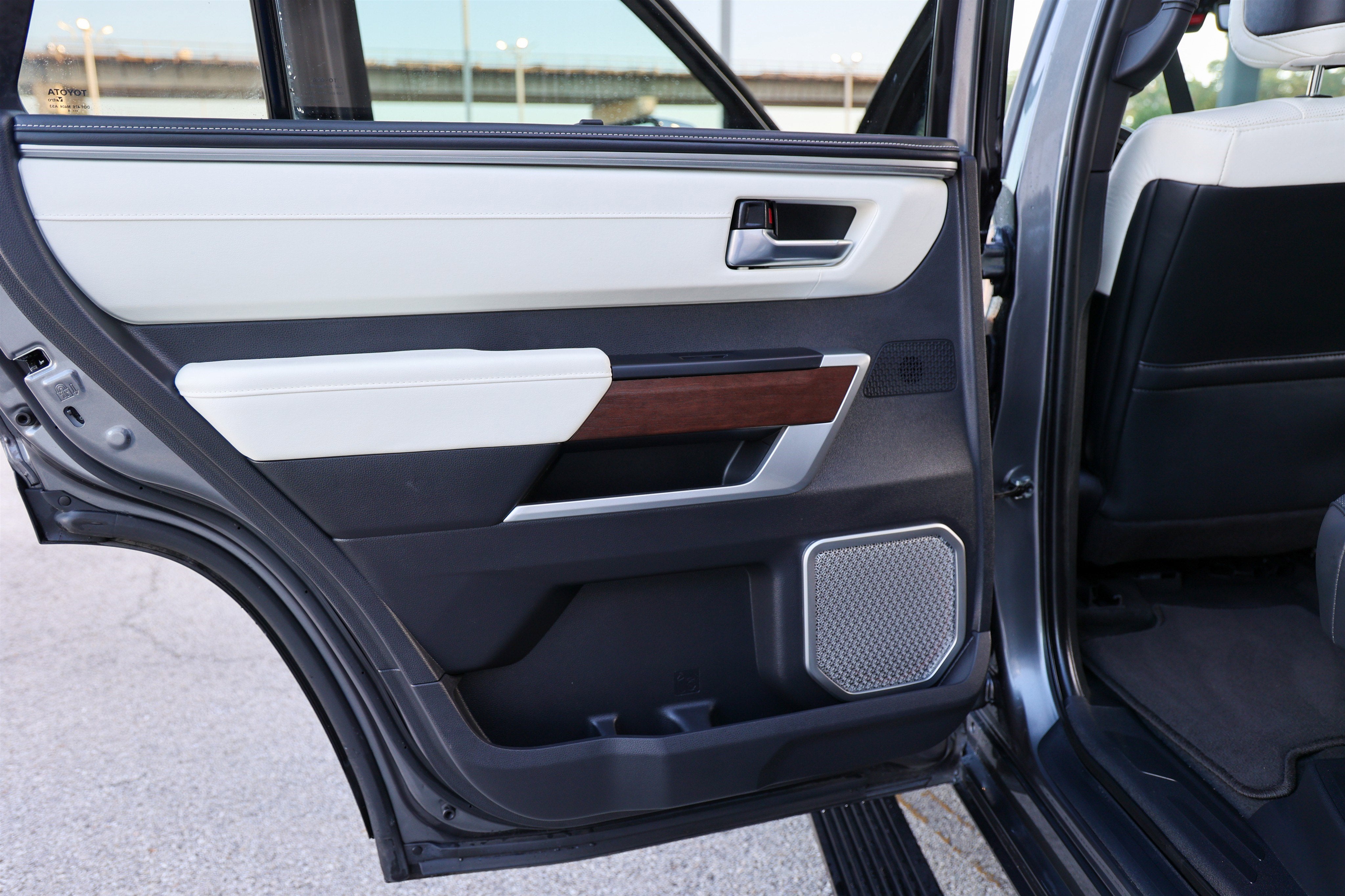 2024 Toyota SEQUOIA 4WD Capstone