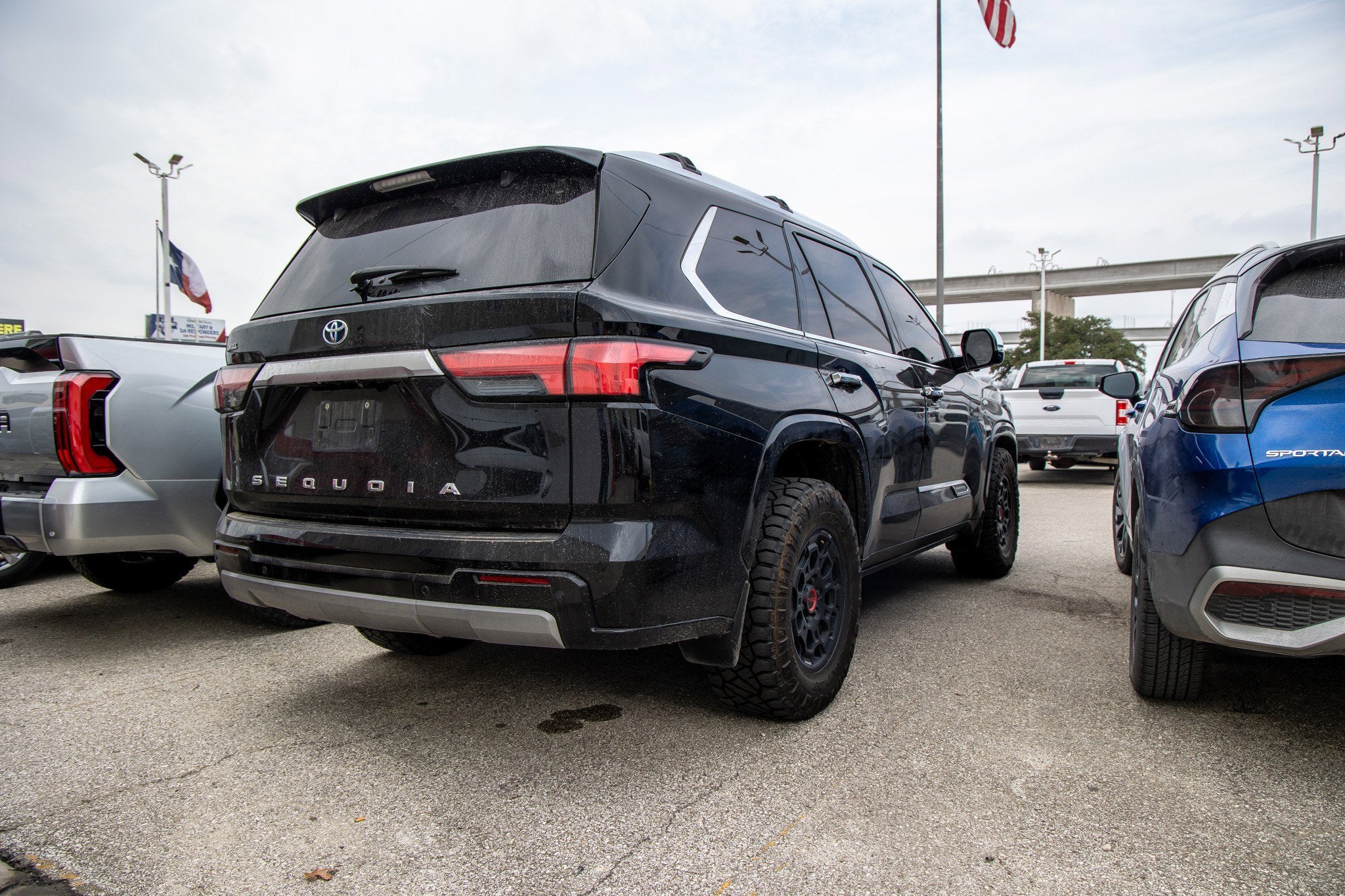 2023 Toyota SEQUOIA 4WD Capstone