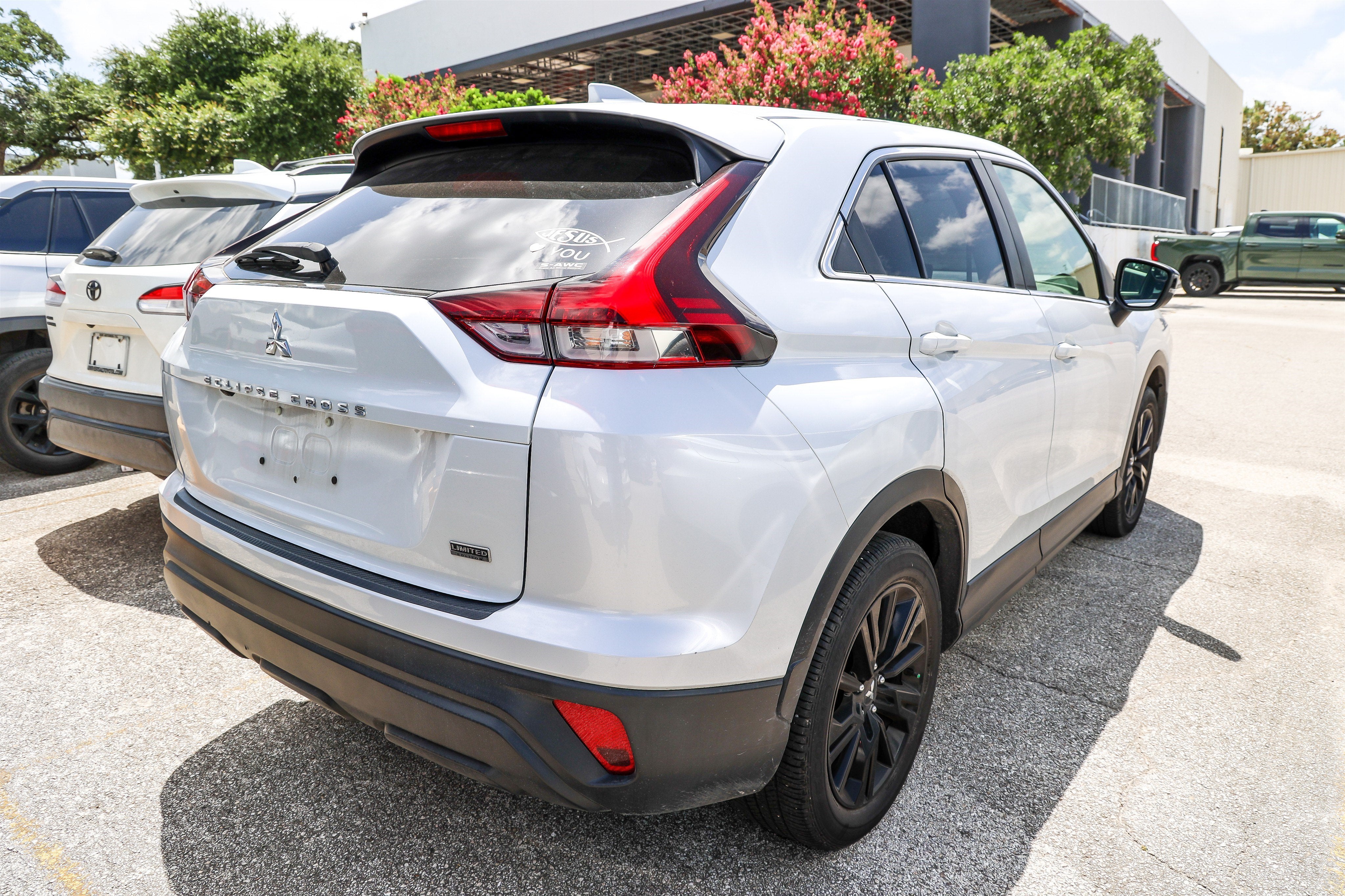 2023 Mitsubishi Eclipse Cross LE