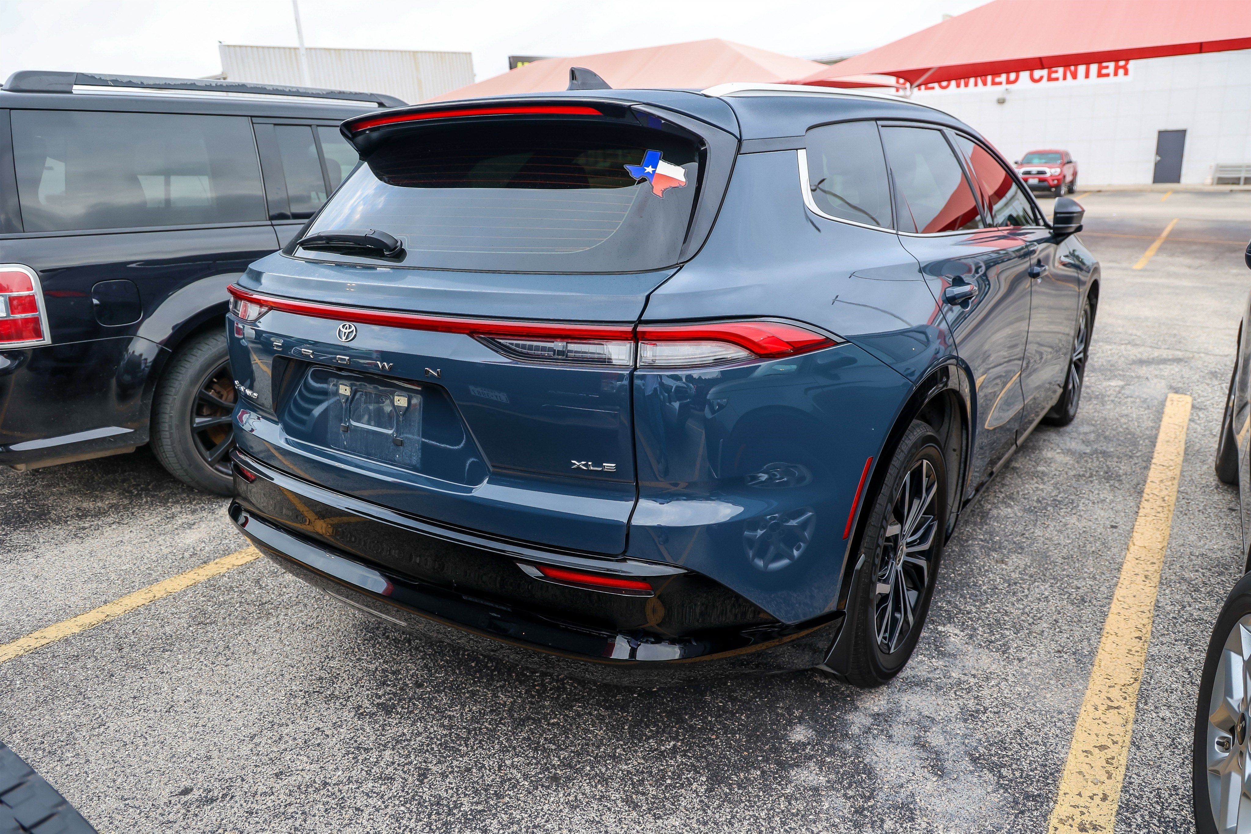 2025 Toyota Crown Signia XLE