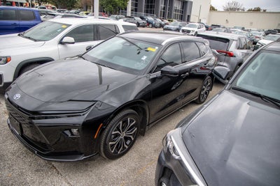 2025 Toyota CROWN SIGNIA XLE