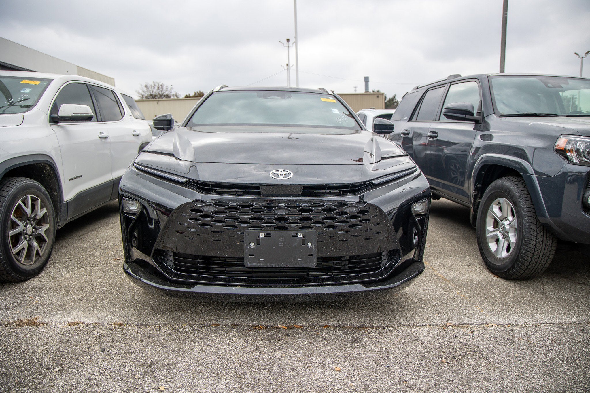 2025 Toyota CROWN SIGNIA XLE