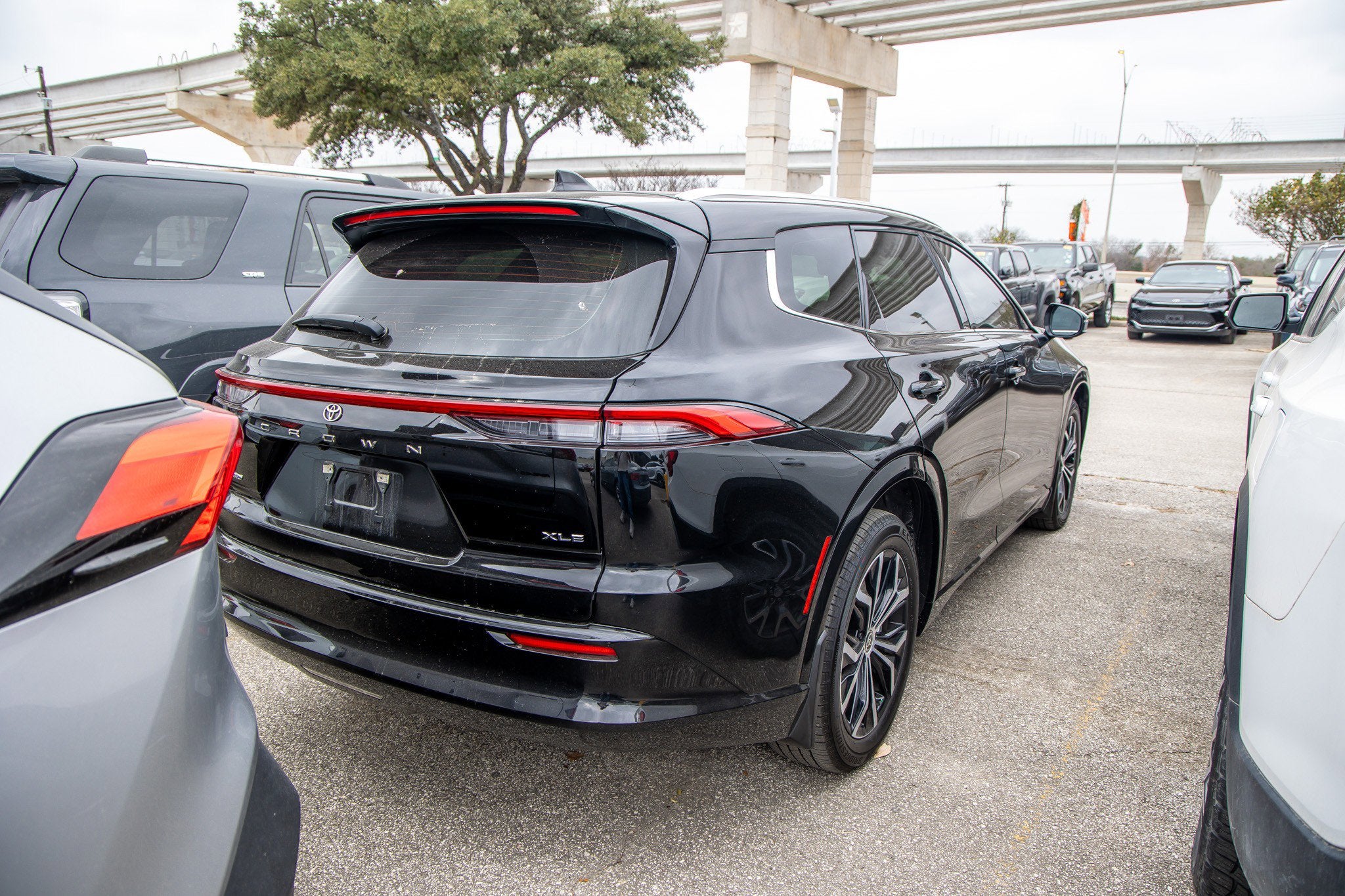 2025 Toyota CROWN SIGNIA XLE