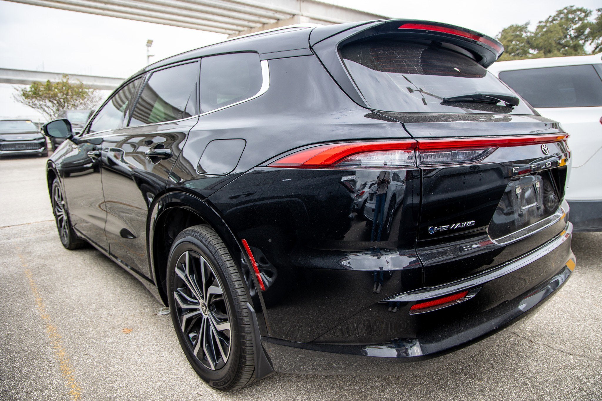 2025 Toyota CROWN SIGNIA XLE