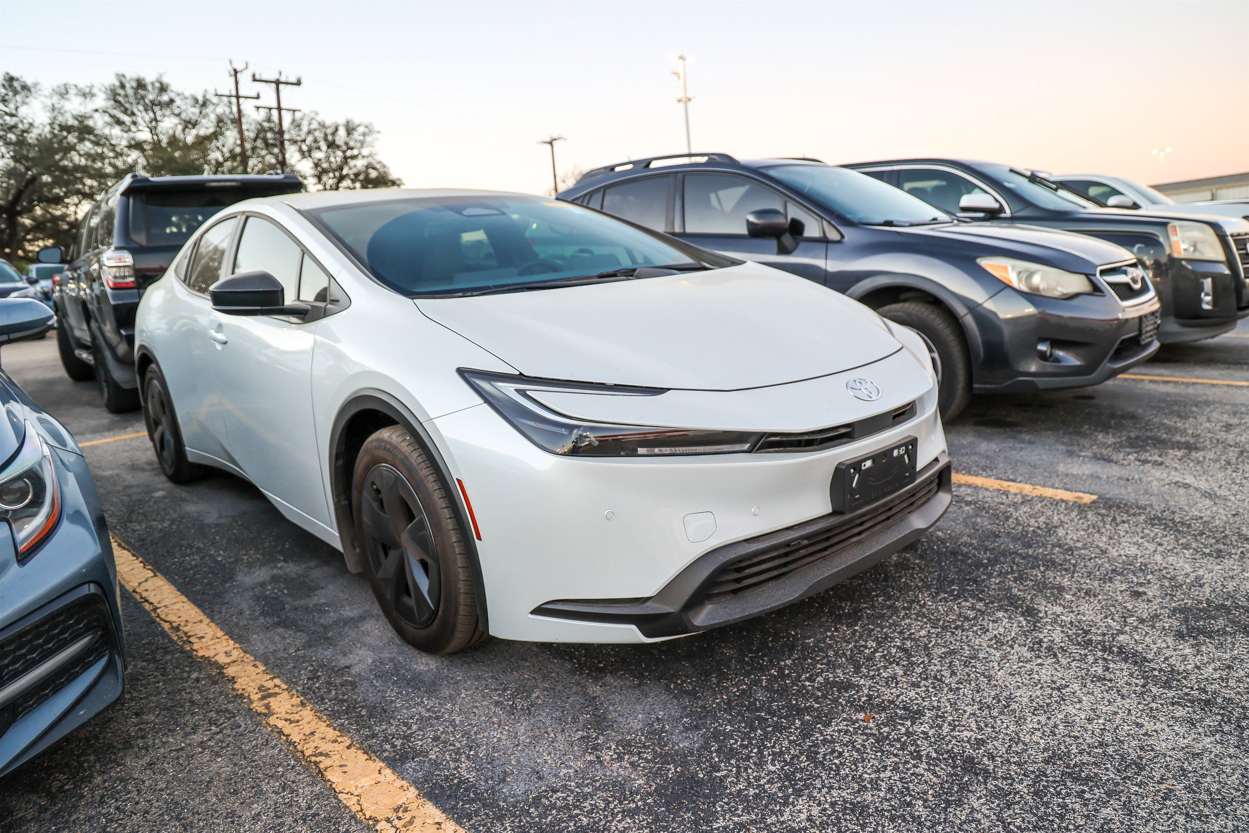 2026 Toyota PRIUS LE