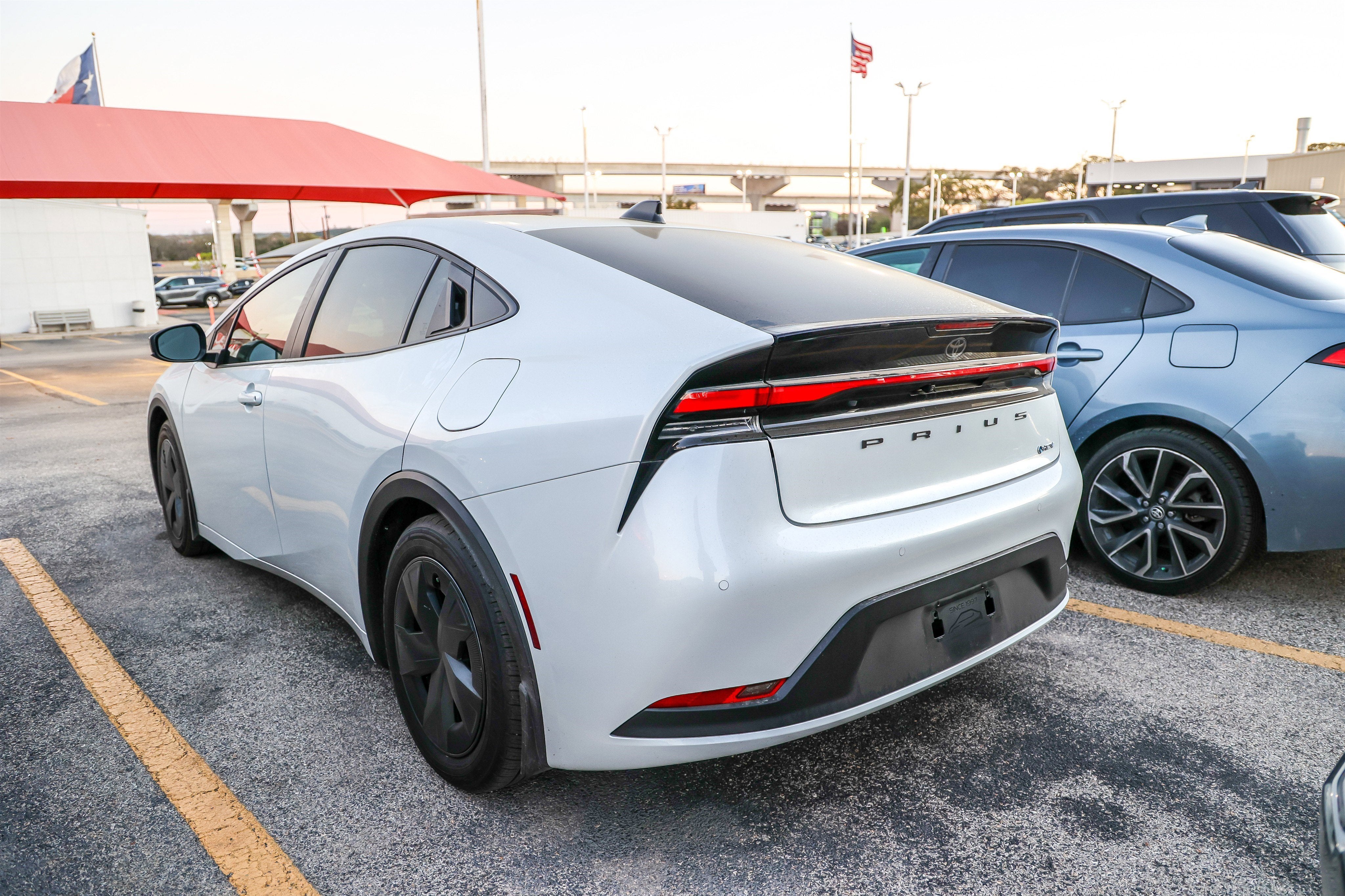 2026 Toyota PRIUS LE