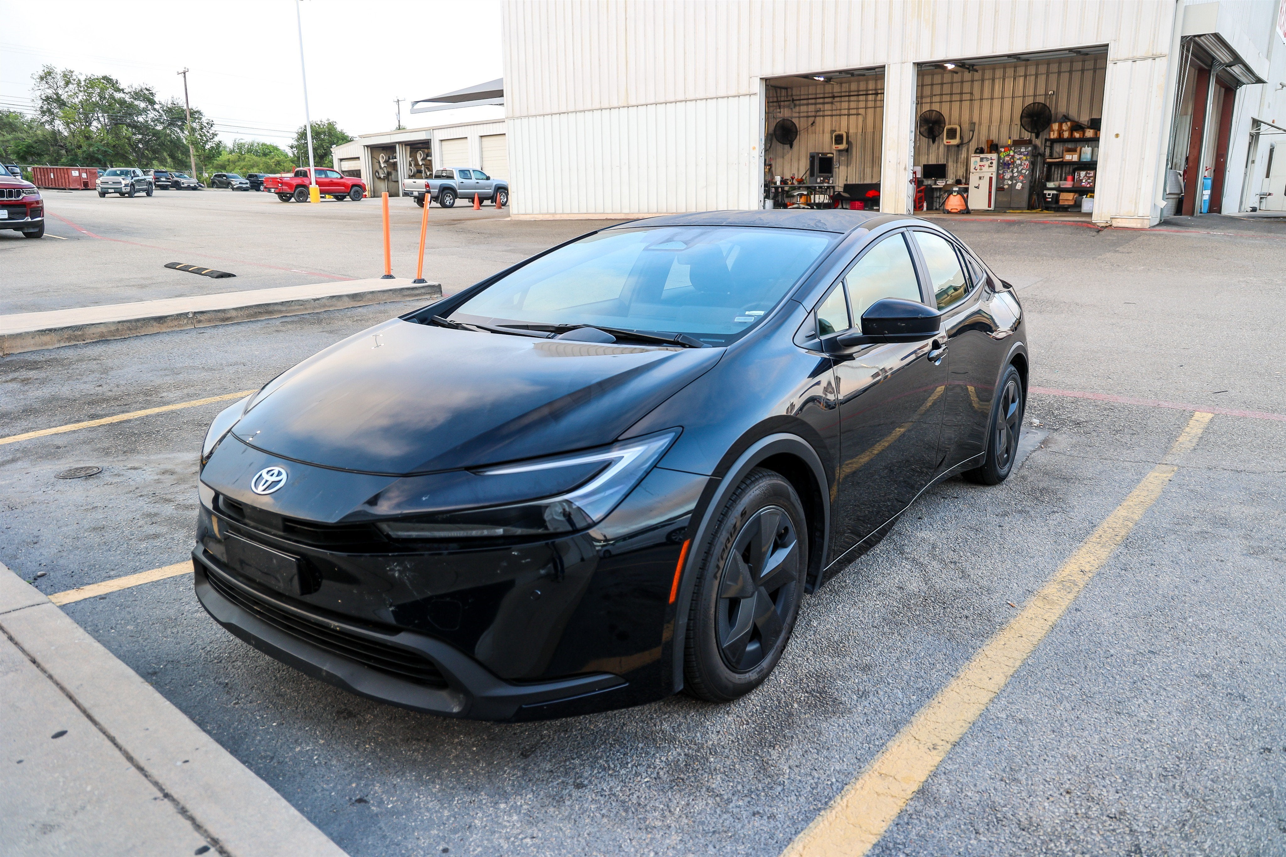 2025 Toyota Prius LE
