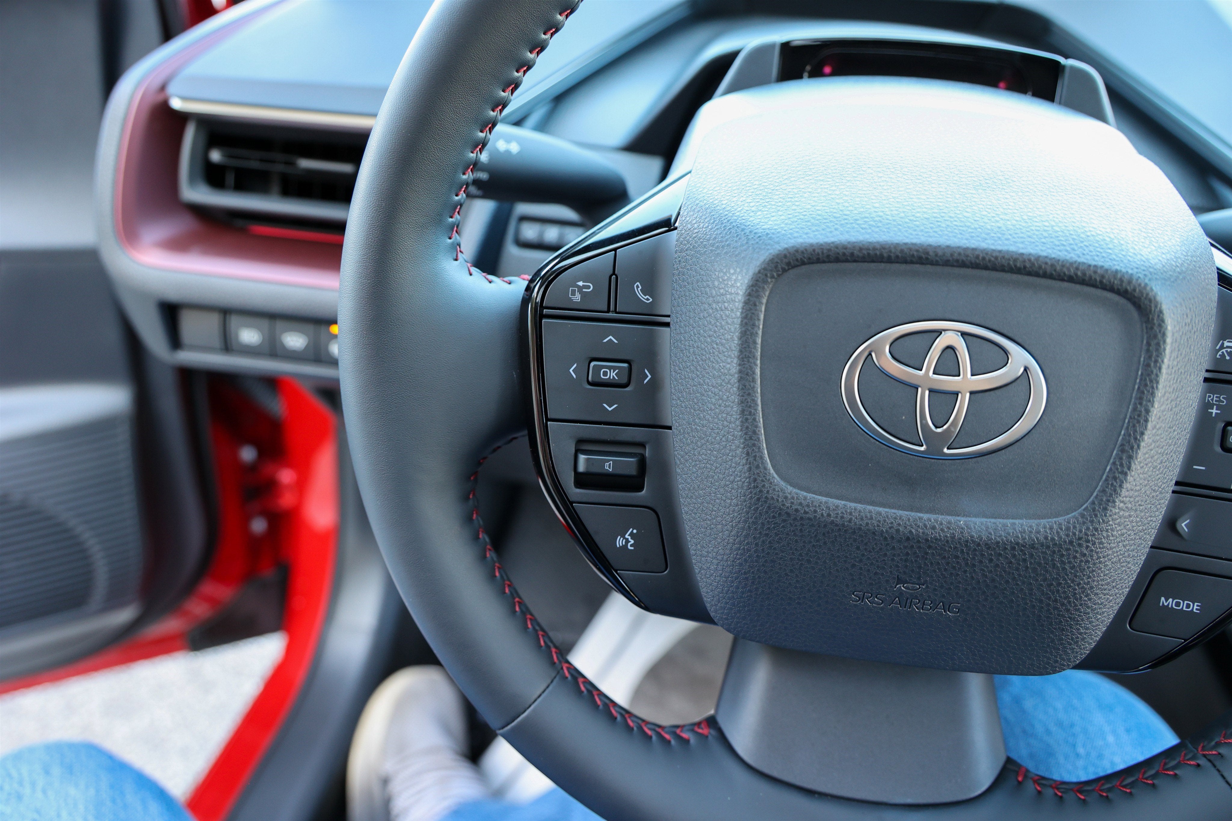 2025 Toyota Prius XSE SE