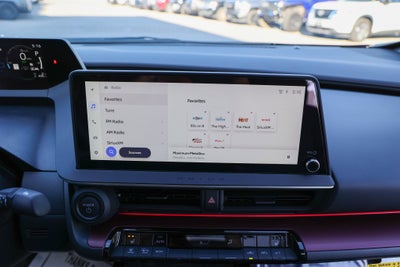 2025 Toyota Prius XSE SE