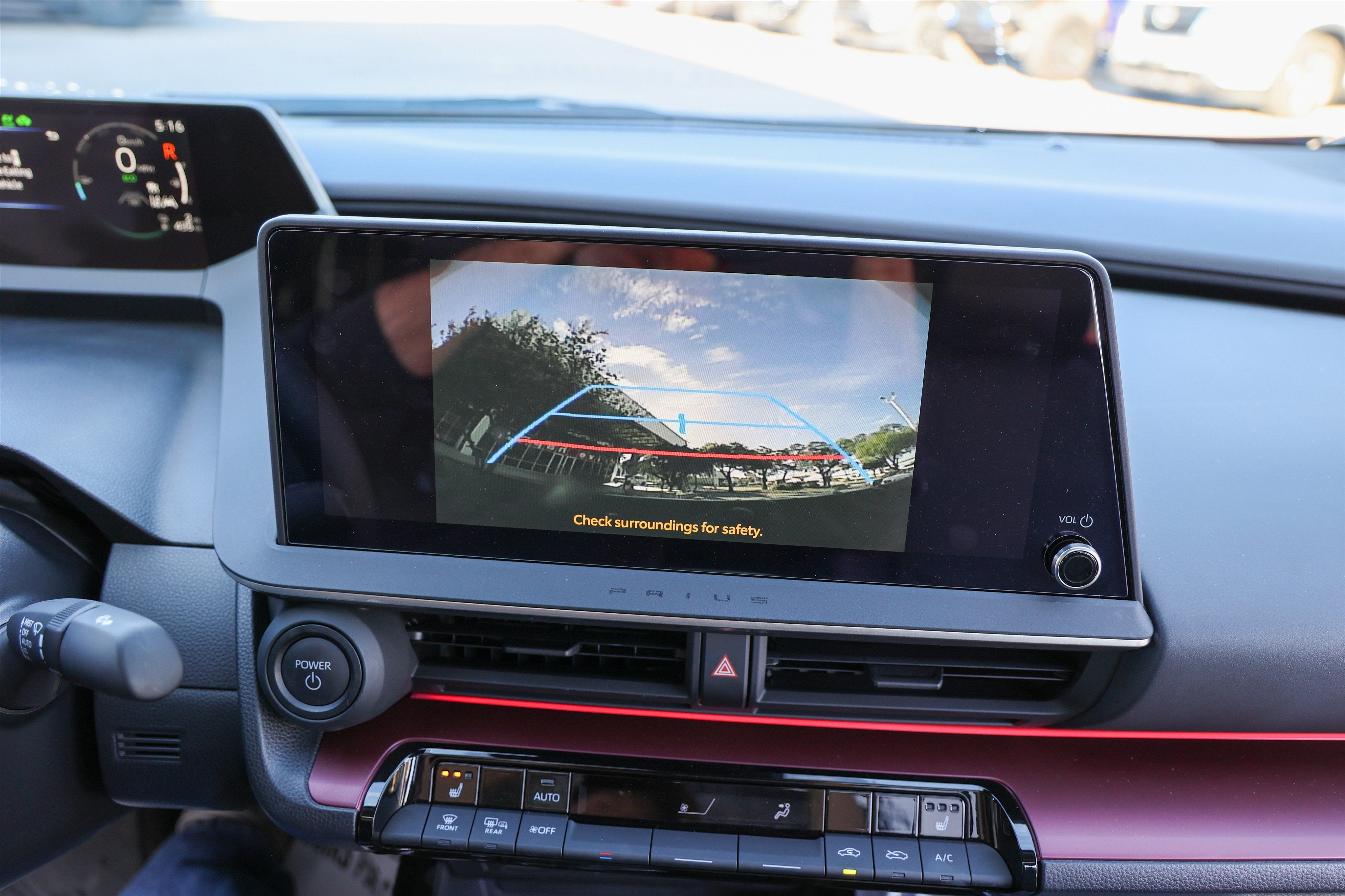 2025 Toyota Prius XSE SE