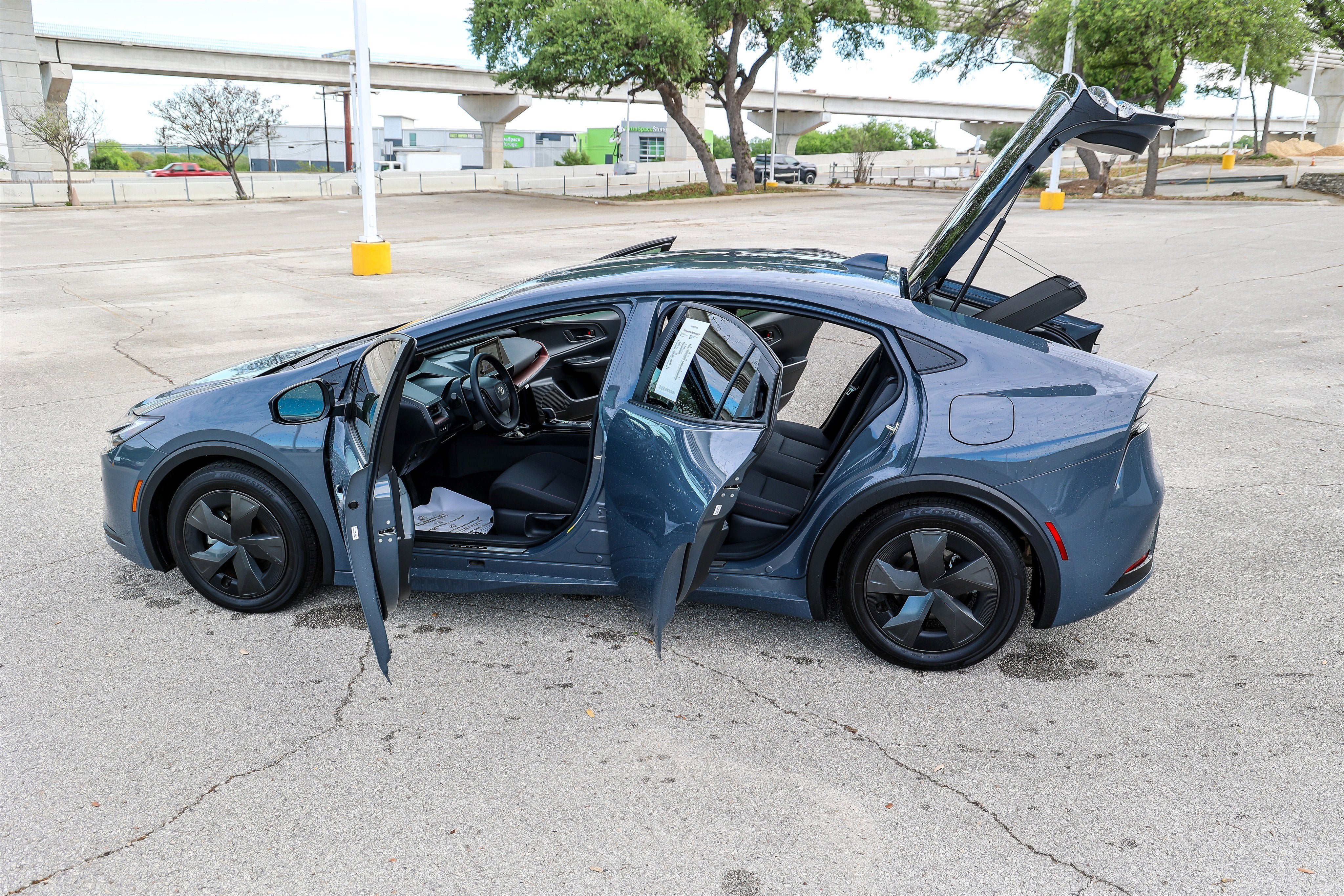 2025 Toyota Prius SE SE