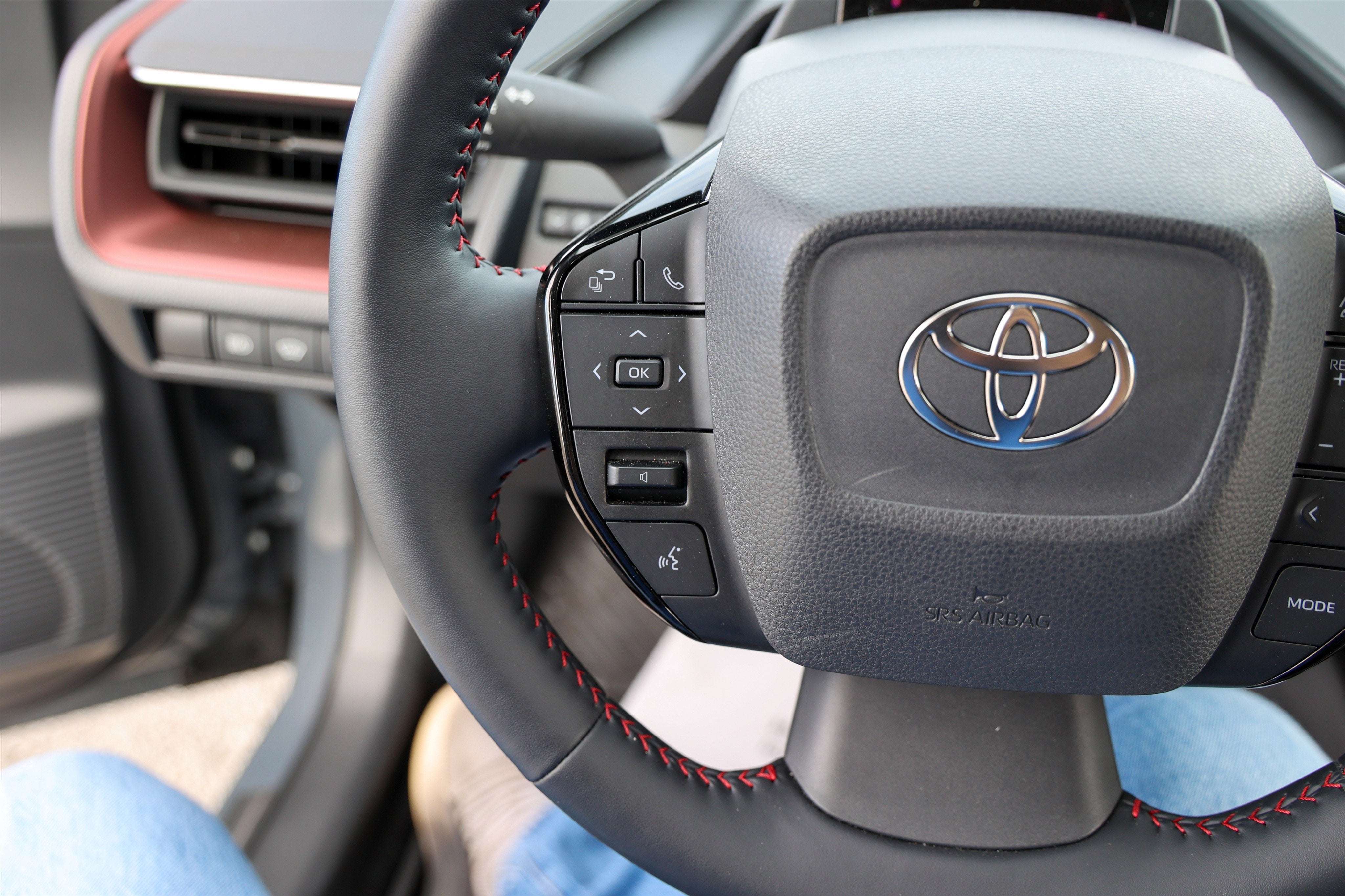 2025 Toyota Prius SE SE