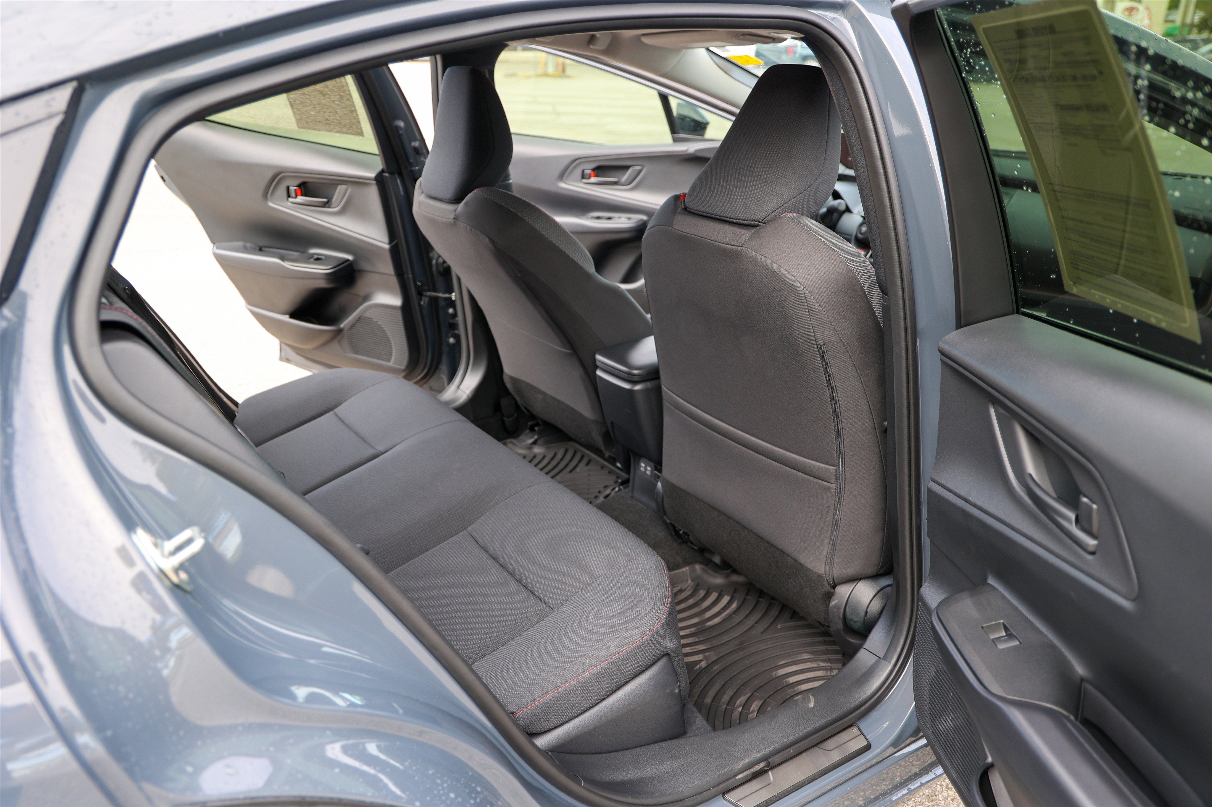 2025 Toyota Prius SE SE