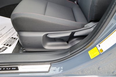 2025 Toyota Prius SE SE