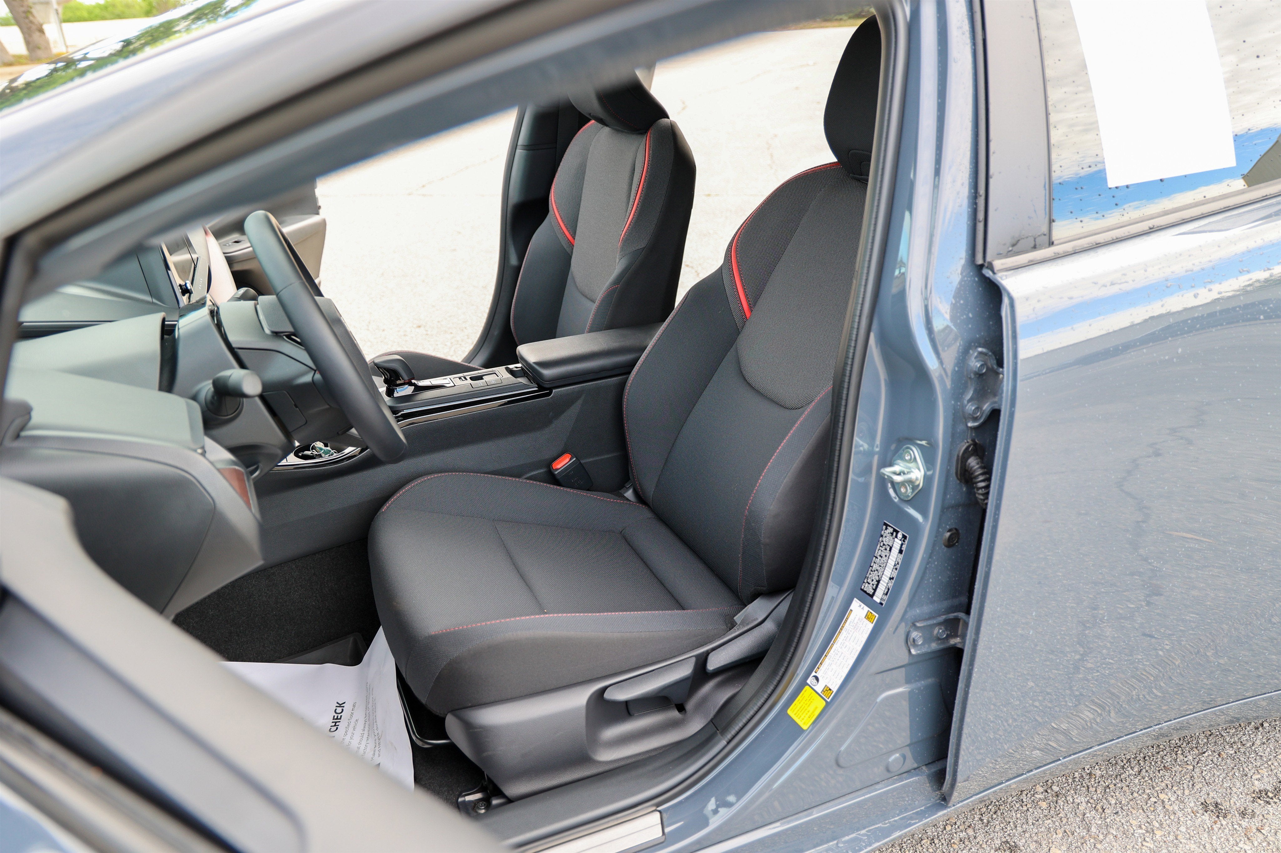 2025 Toyota Prius SE SE