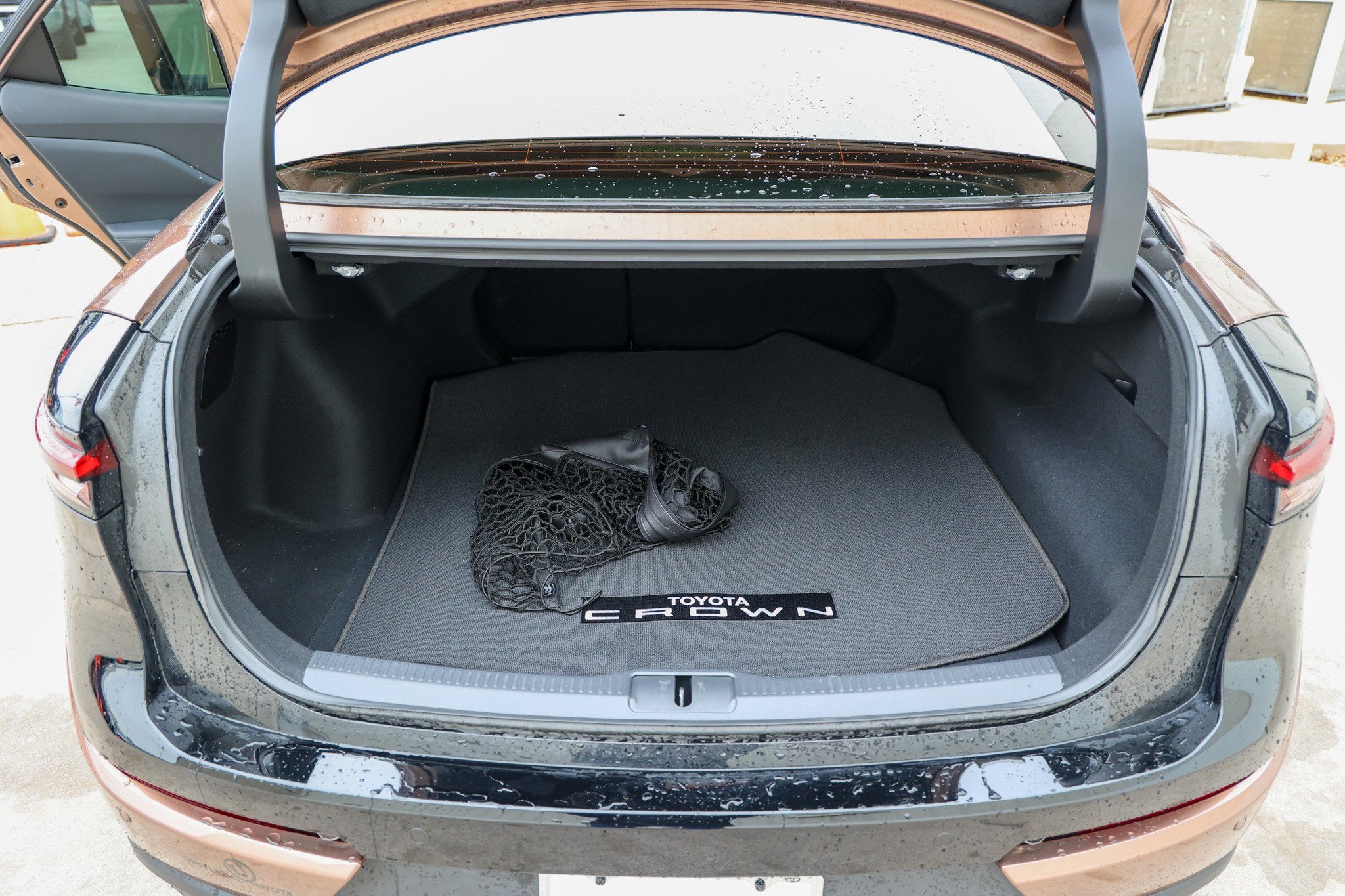 2025 Toyota CROWN Platinum