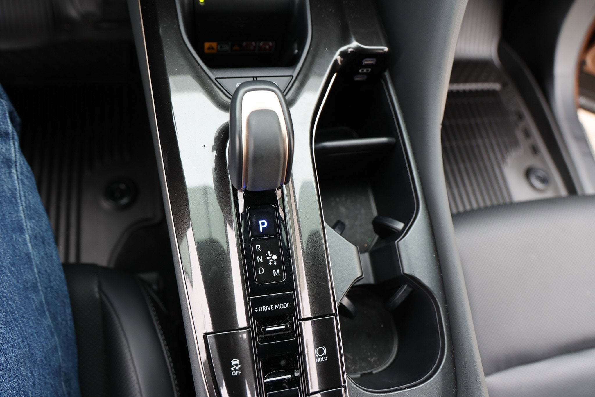 2025 Toyota CROWN Platinum