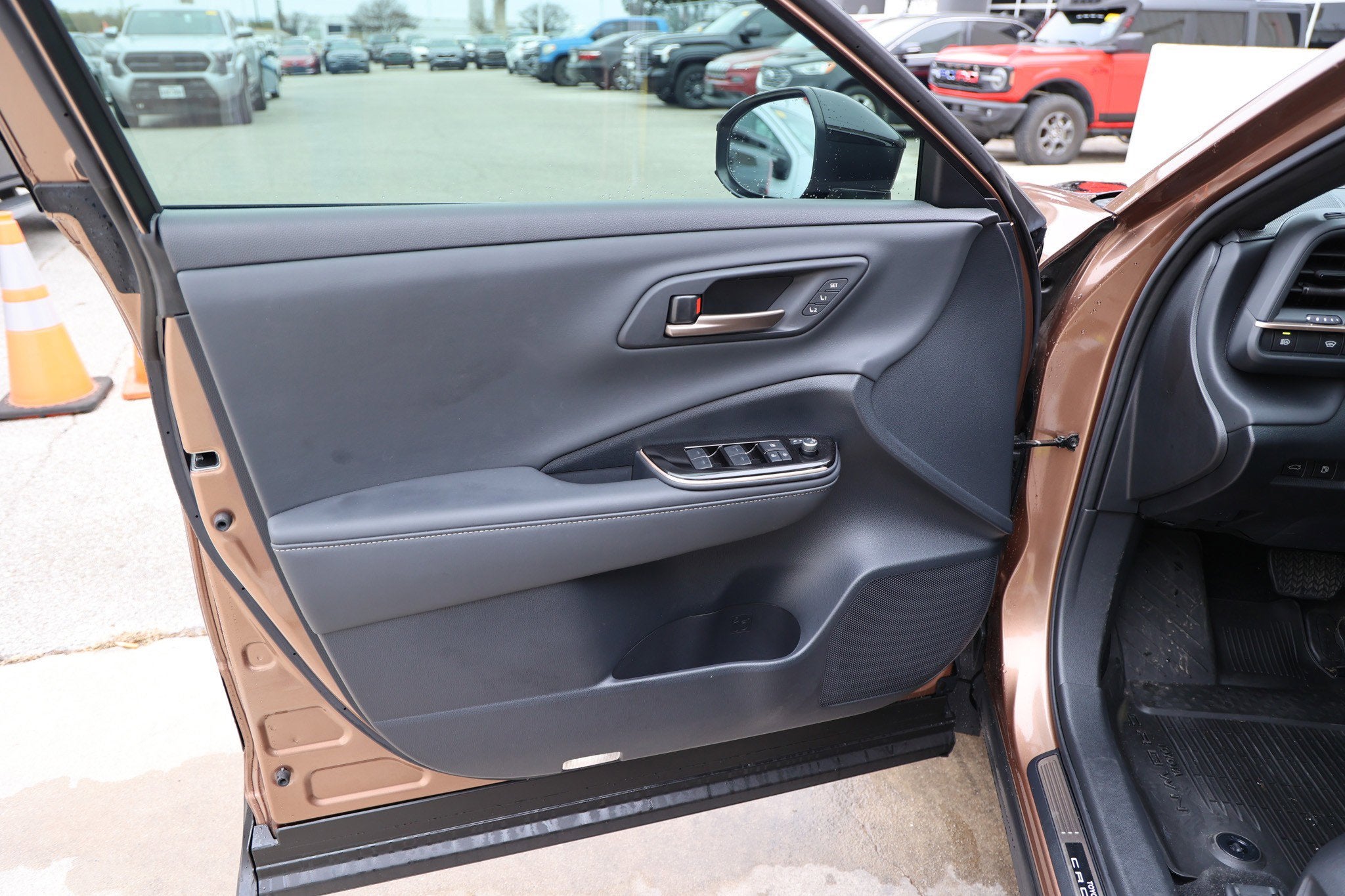 2025 Toyota CROWN Platinum