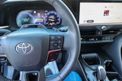 2025 Toyota CROWN Platinum