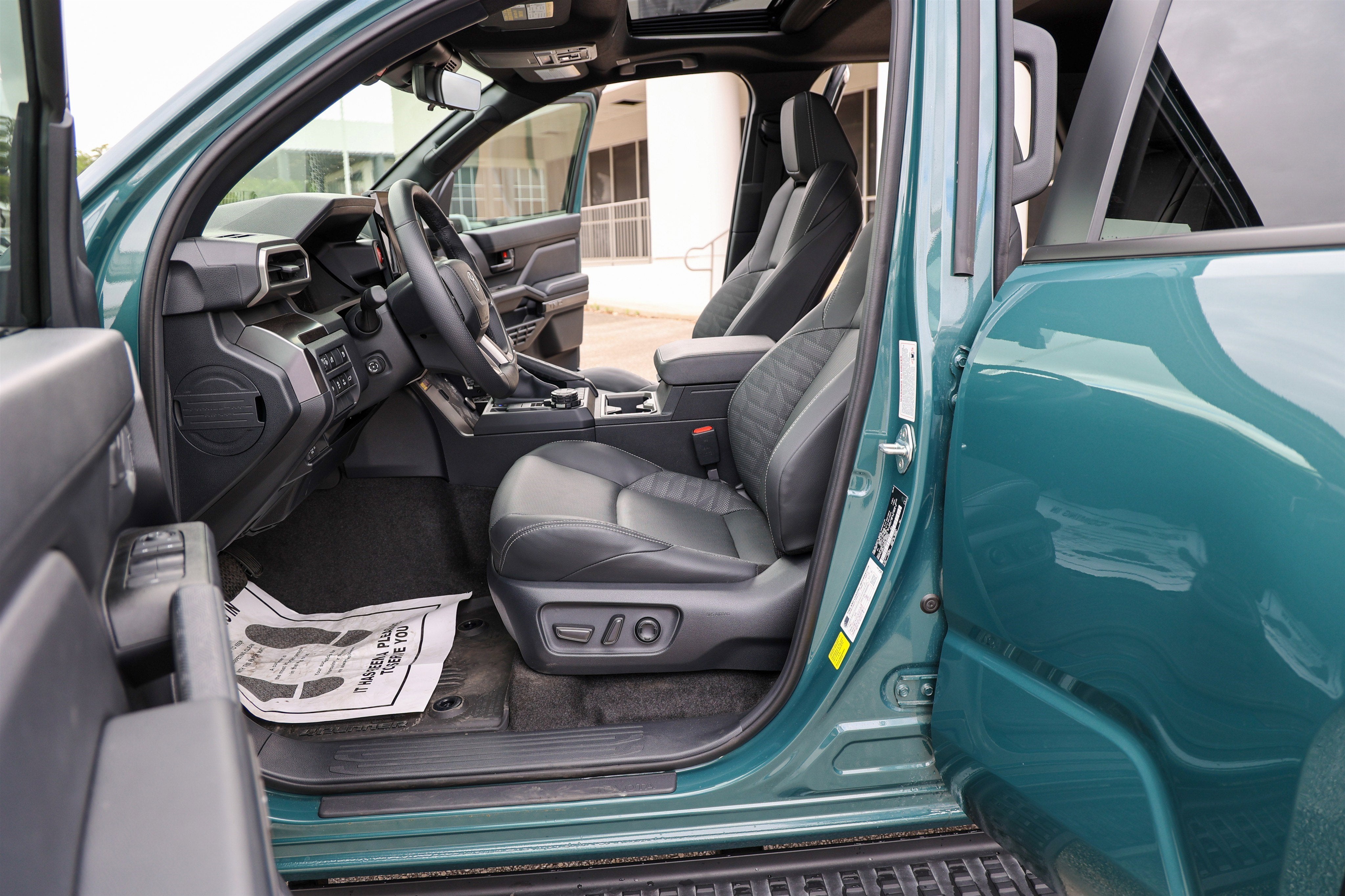 2025 Toyota 4RUNNER TRD Off Road Premium