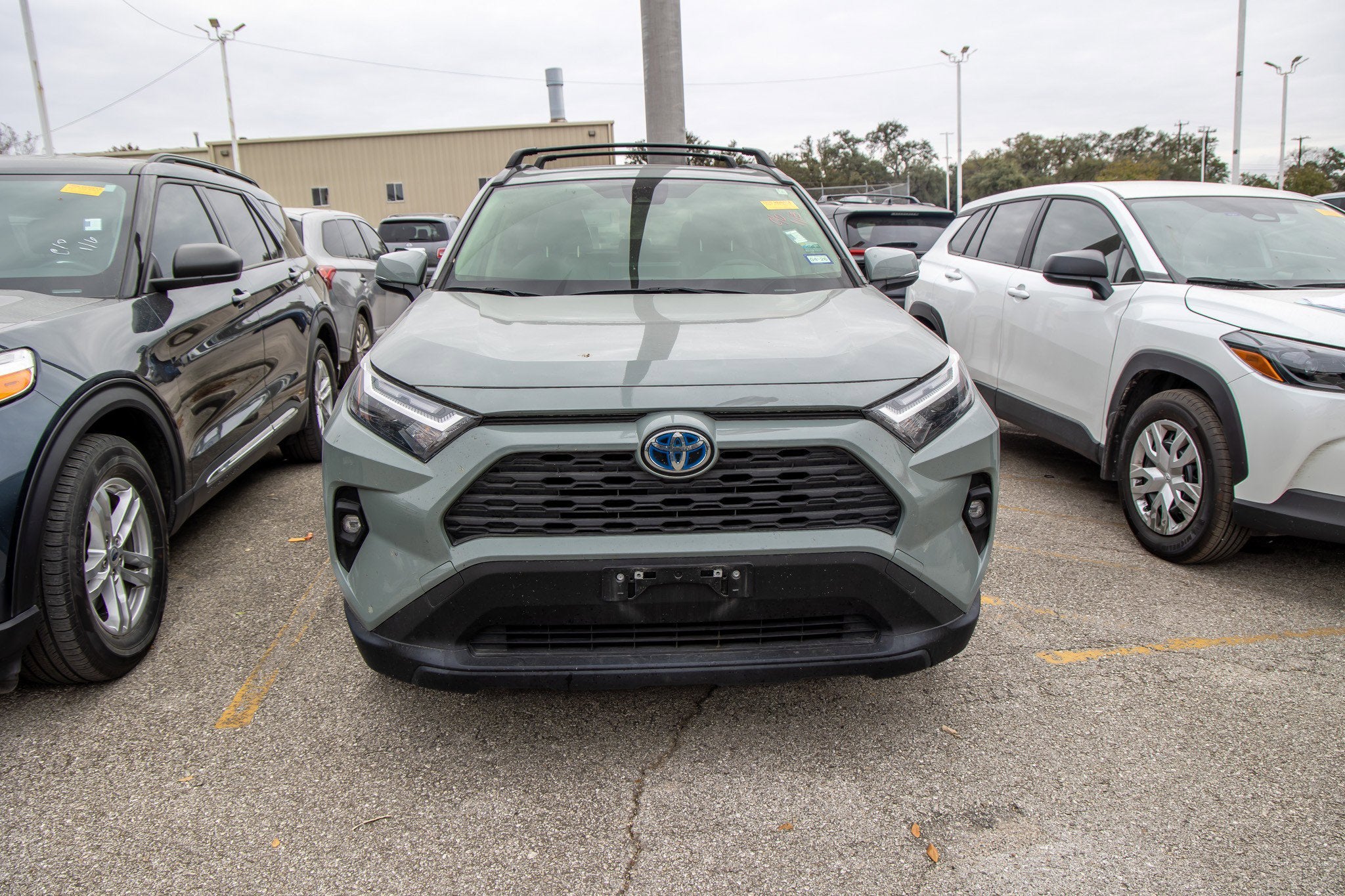 2023 Toyota RAV4 HYBRID Hybrid XLE Premium