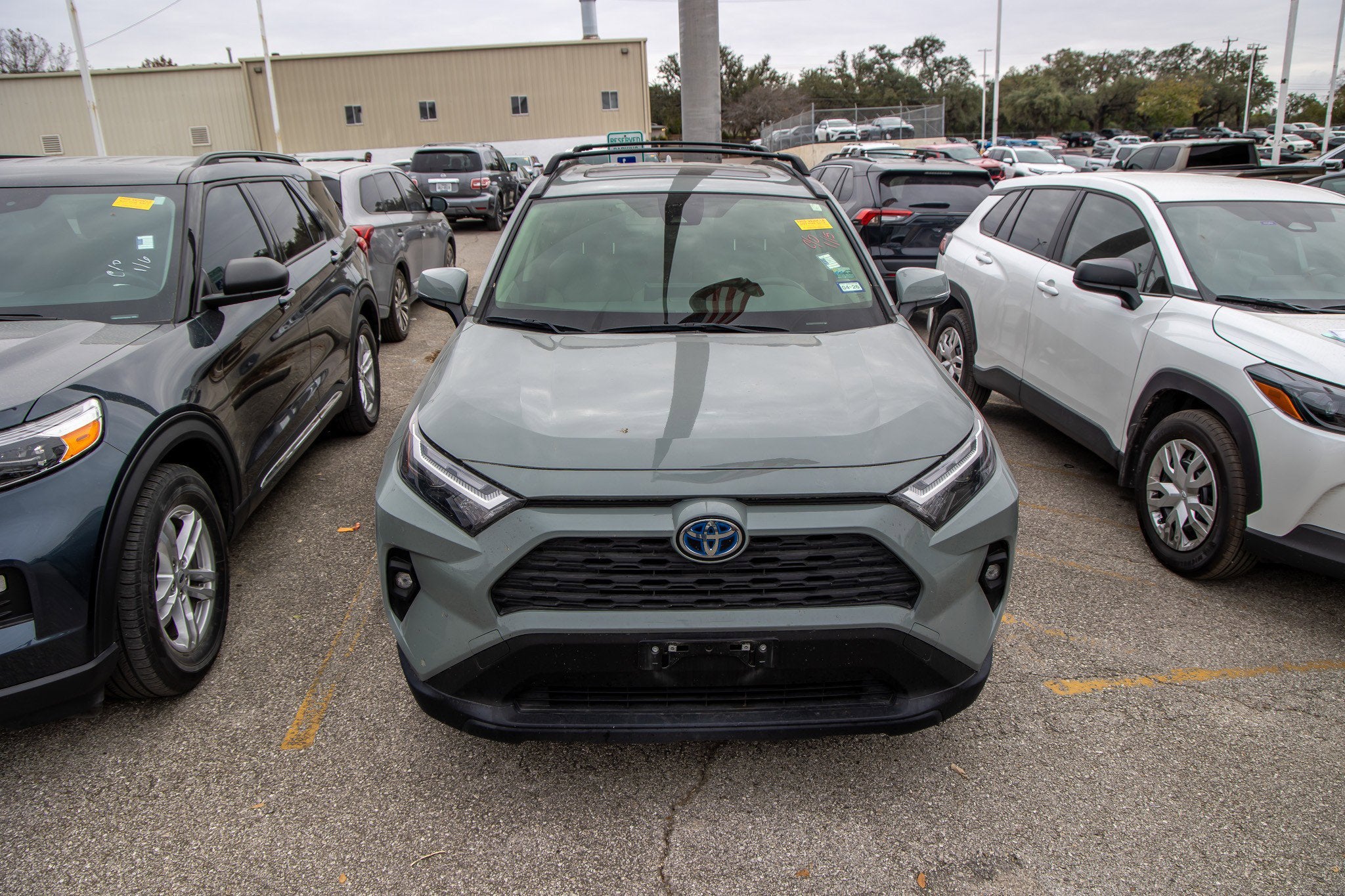 2023 Toyota RAV4 HYBRID Hybrid XLE Premium