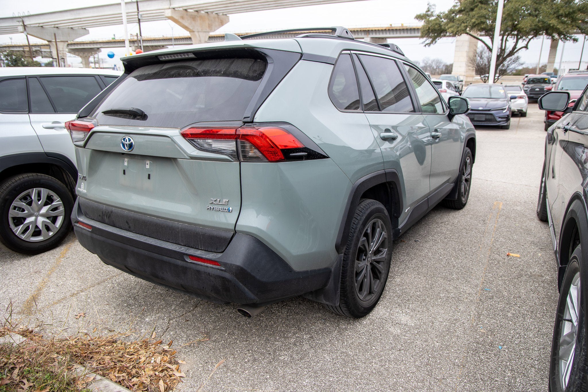 2023 Toyota RAV4 HYBRID Hybrid XLE Premium