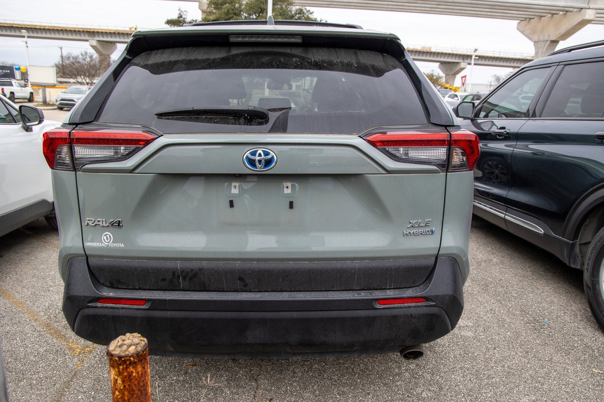 2023 Toyota RAV4 HYBRID Hybrid XLE Premium