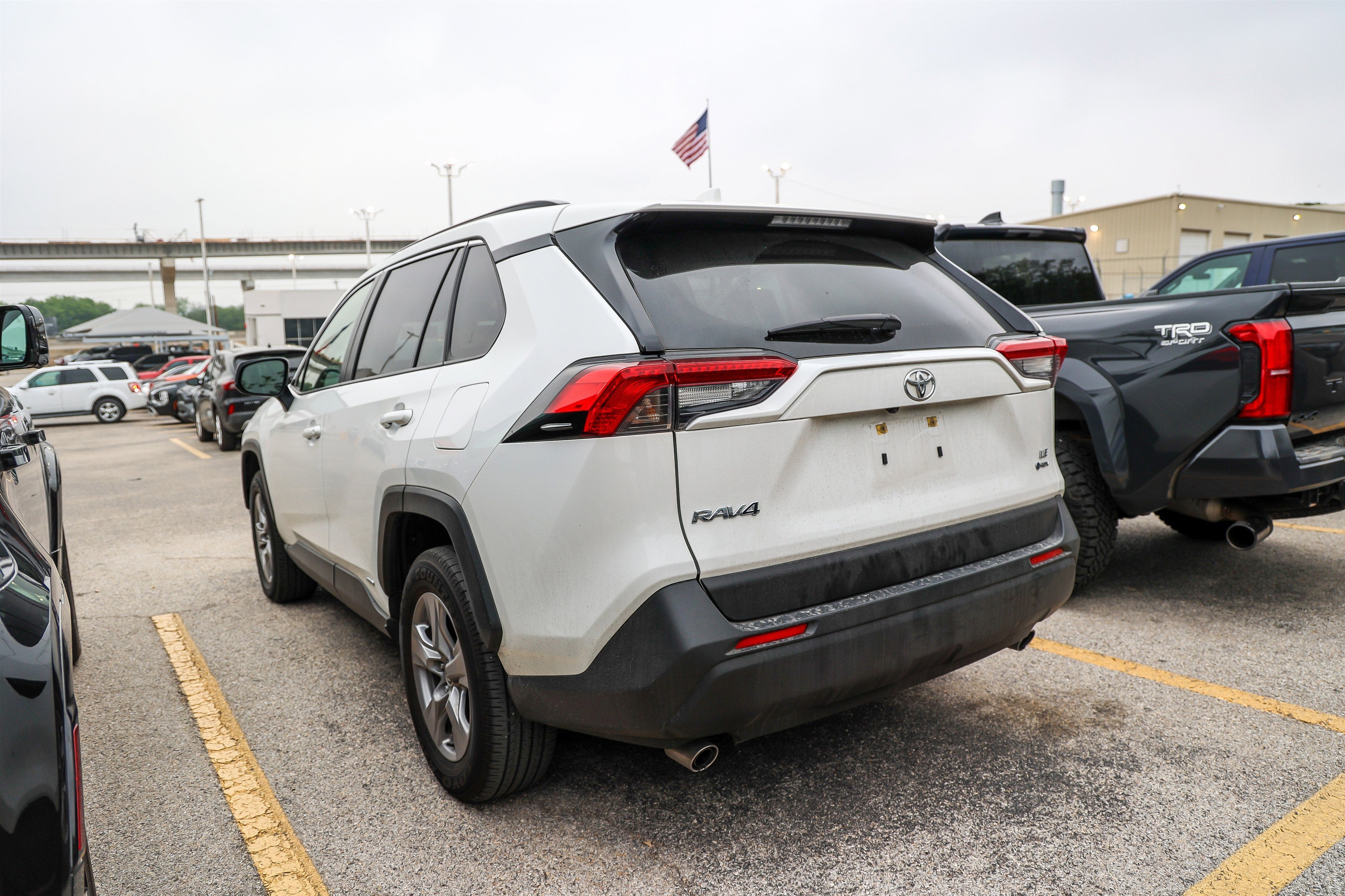2025 Toyota RAV4 Hybrid LE