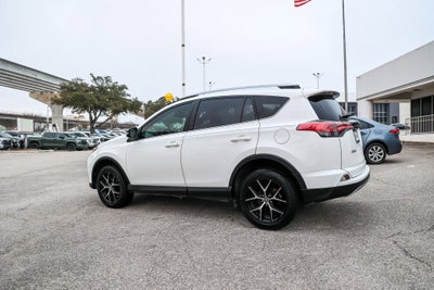 2018 Toyota RAV4 SE