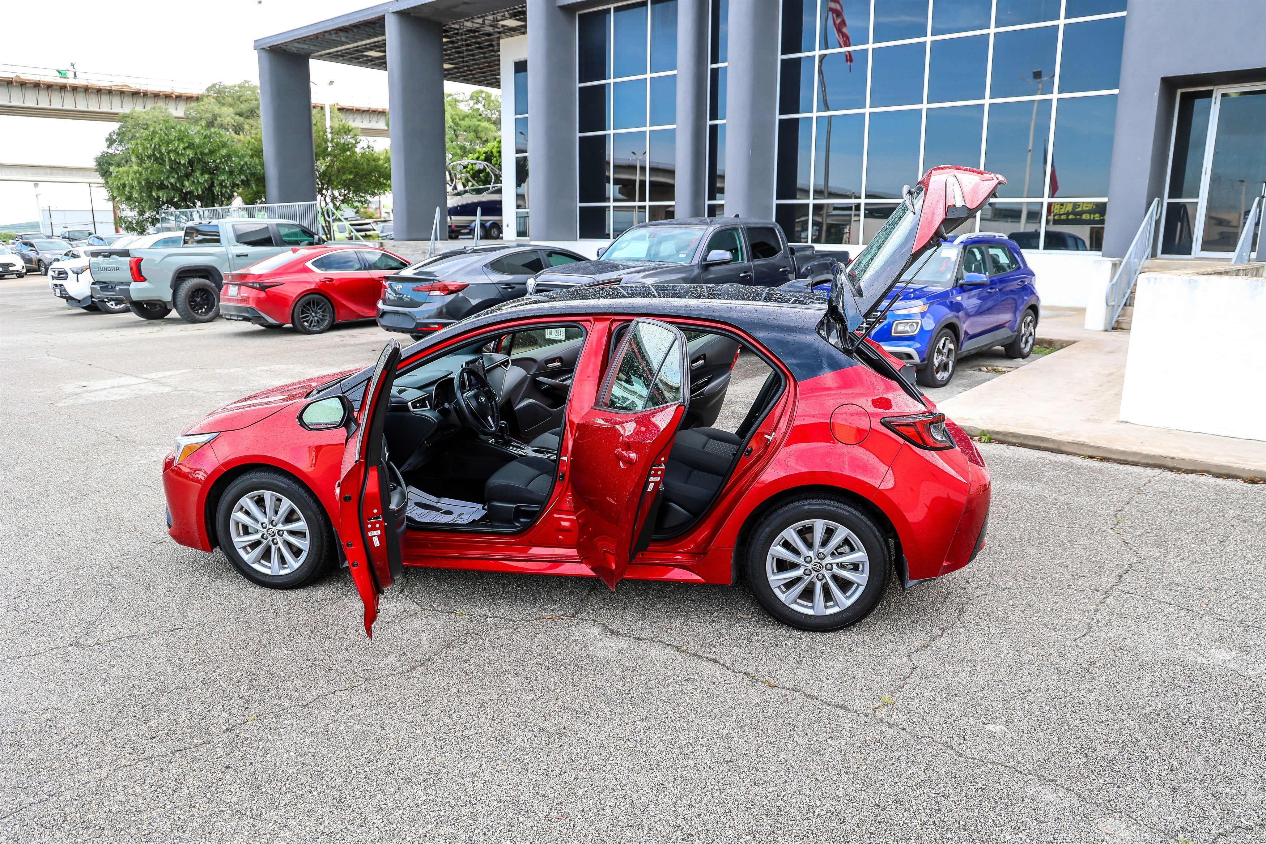 2024 Toyota COROLLA HATCHBACK SE