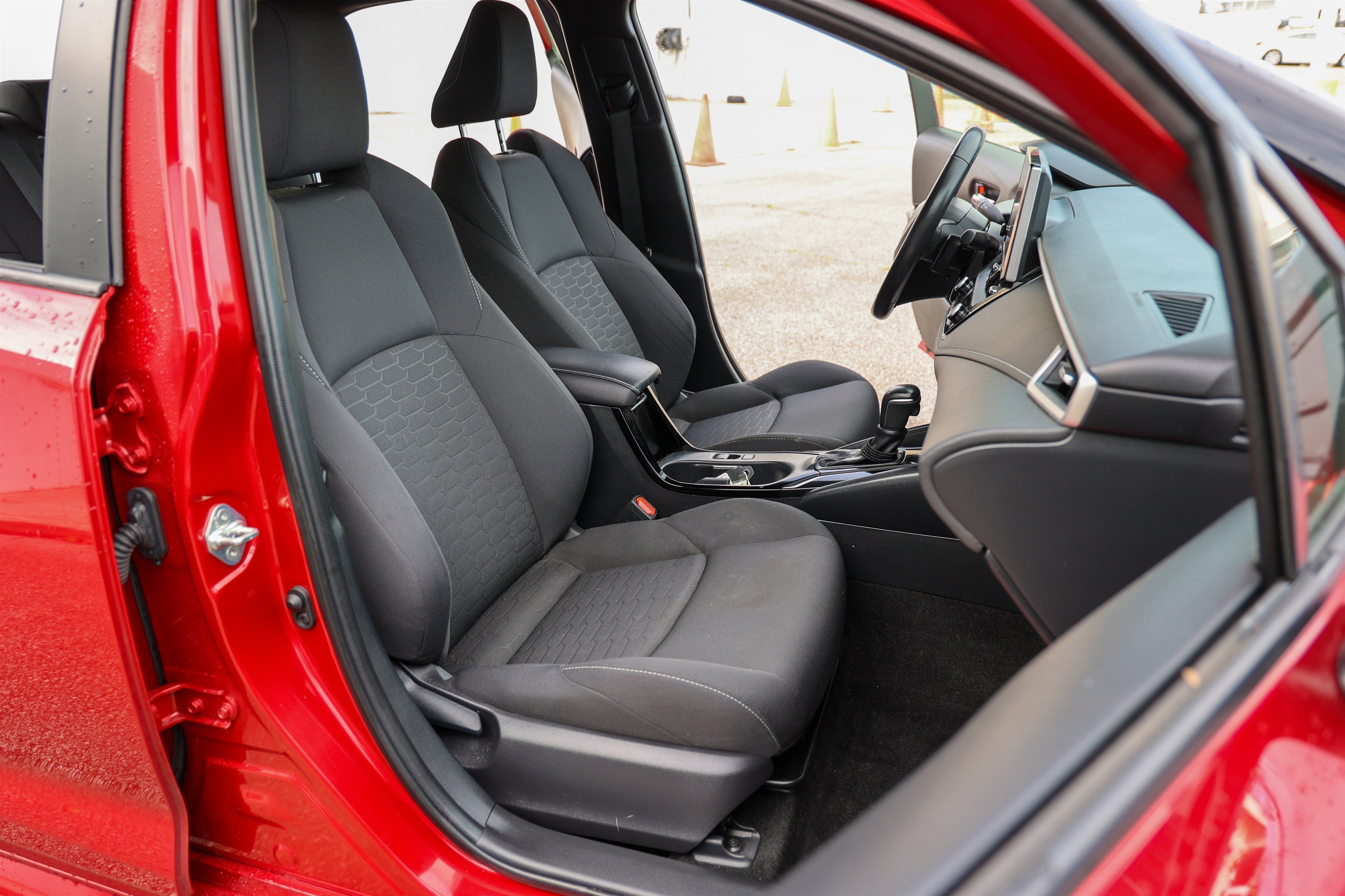 2024 Toyota COROLLA HATCHBACK SE