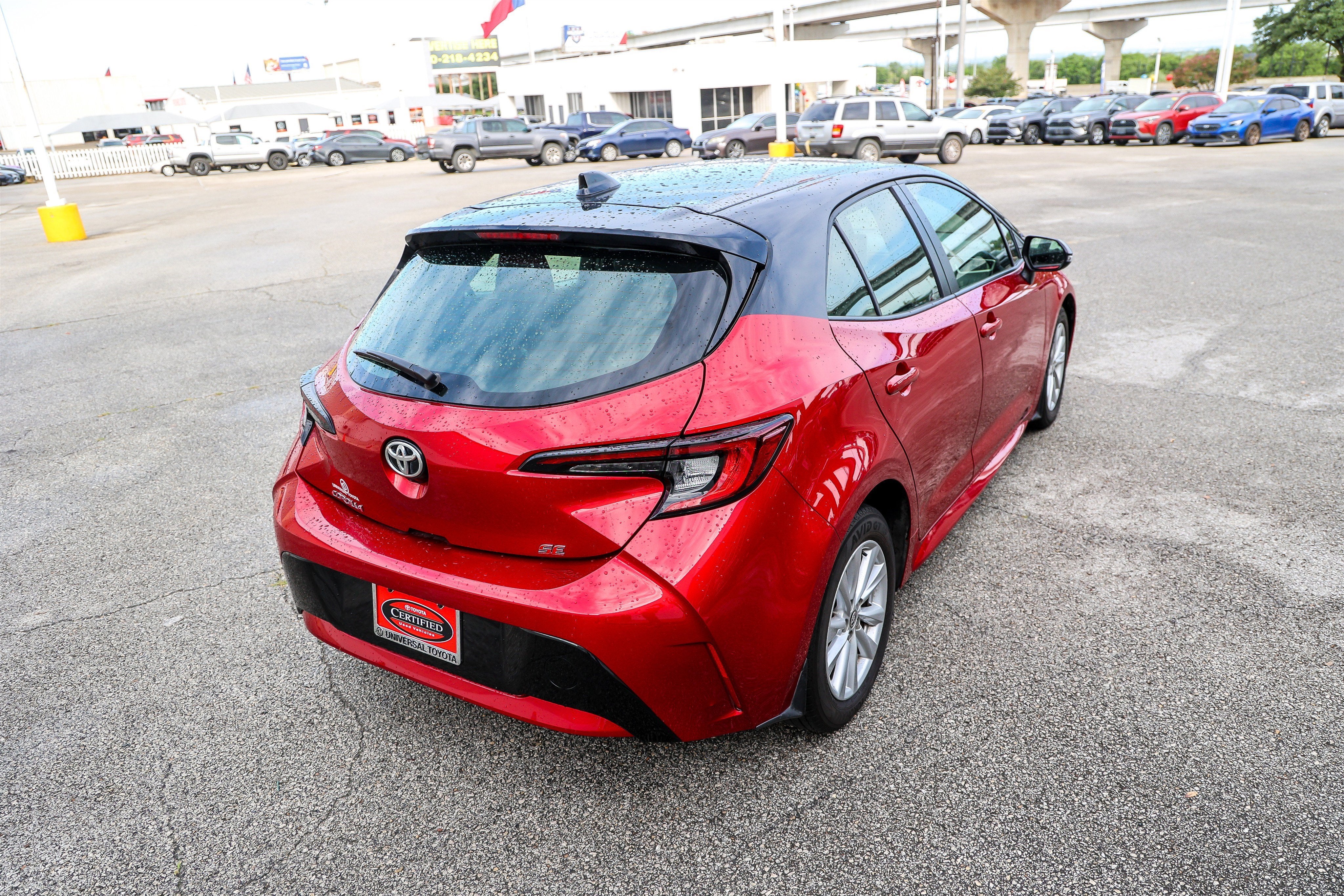 2024 Toyota COROLLA HATCHBACK SE