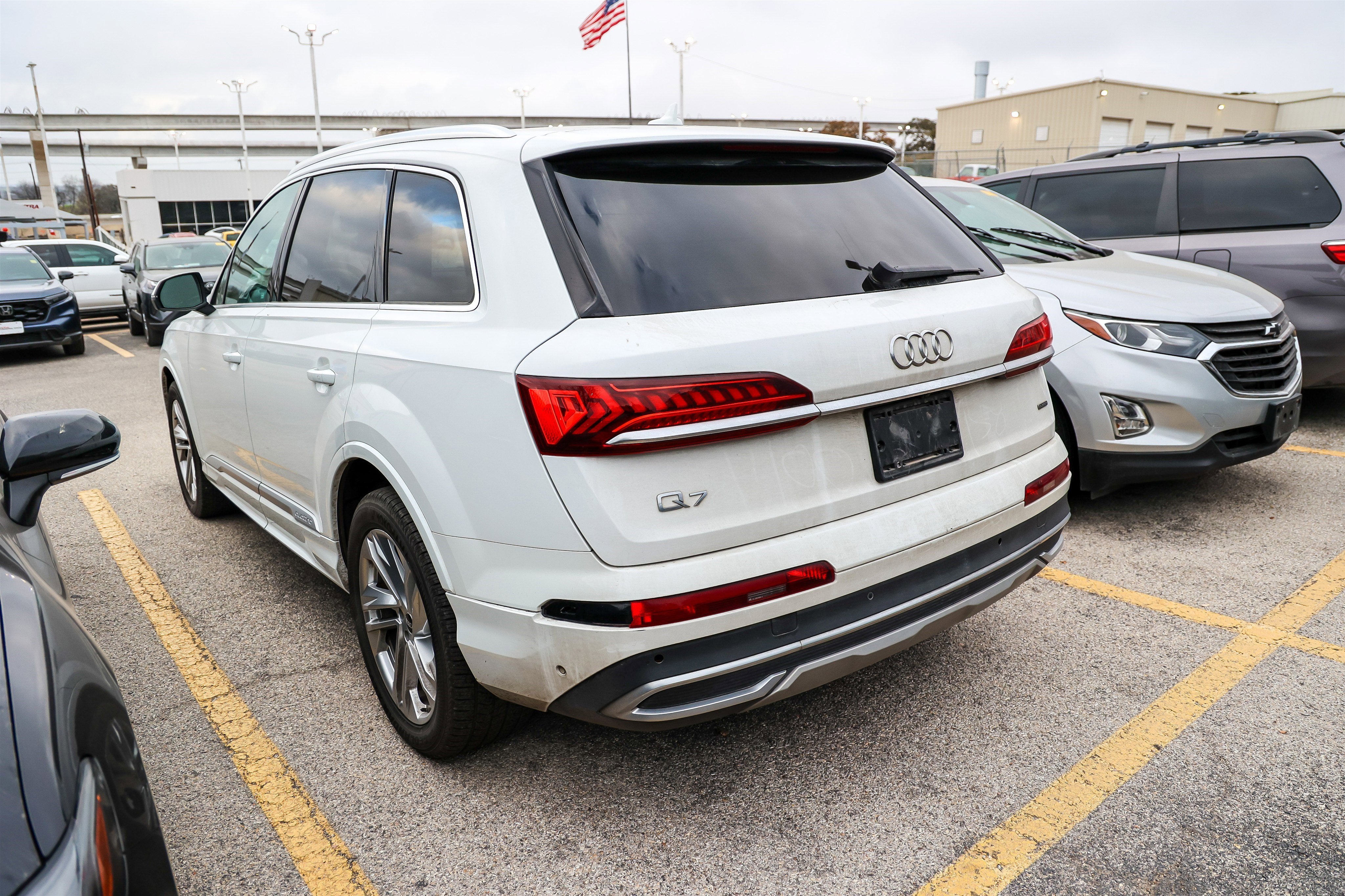 2022 Audi Q7 Premium Plus