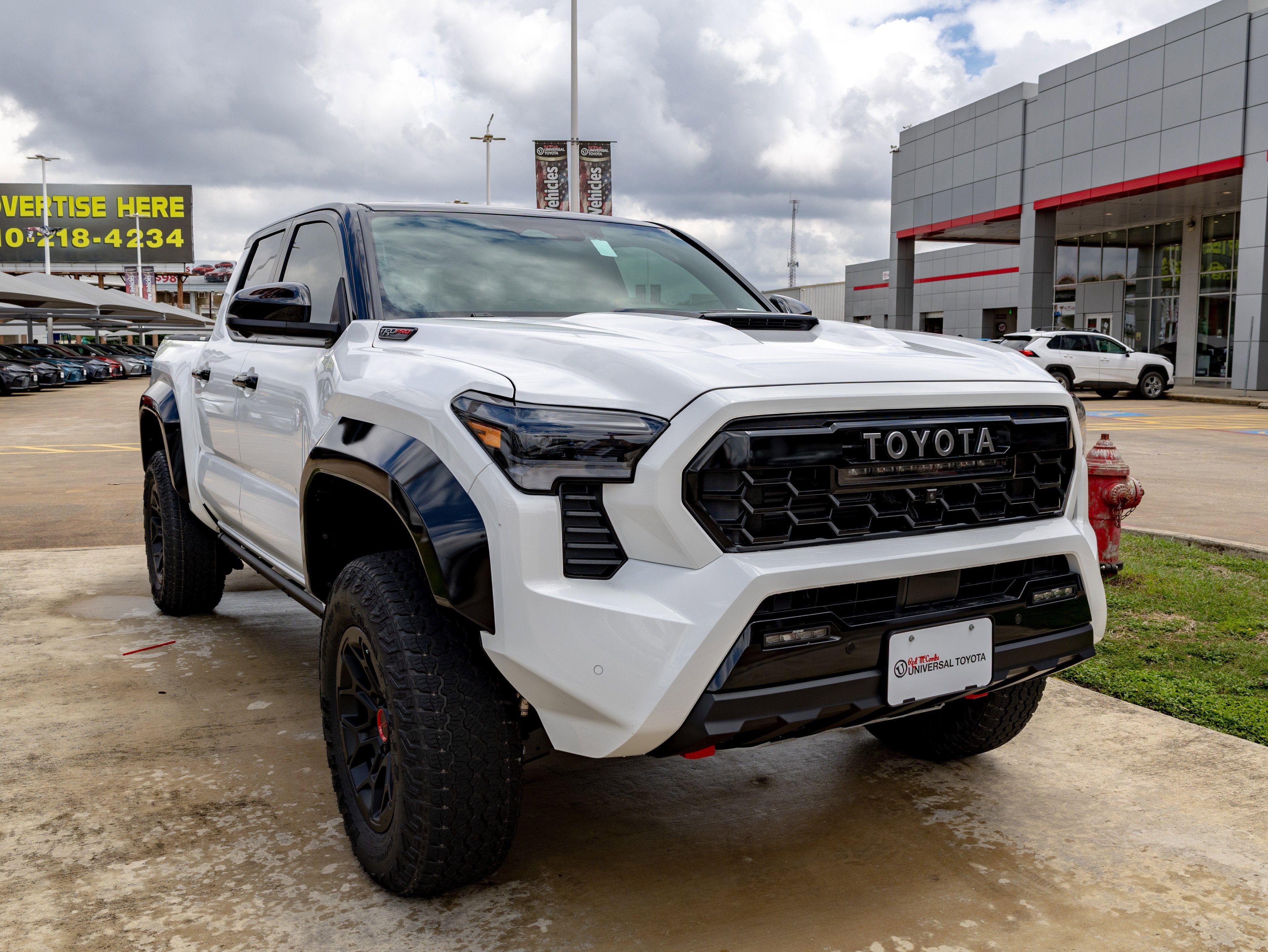 2026 Toyota Tacoma i-FORCE MAX Tacoma TRD Pro