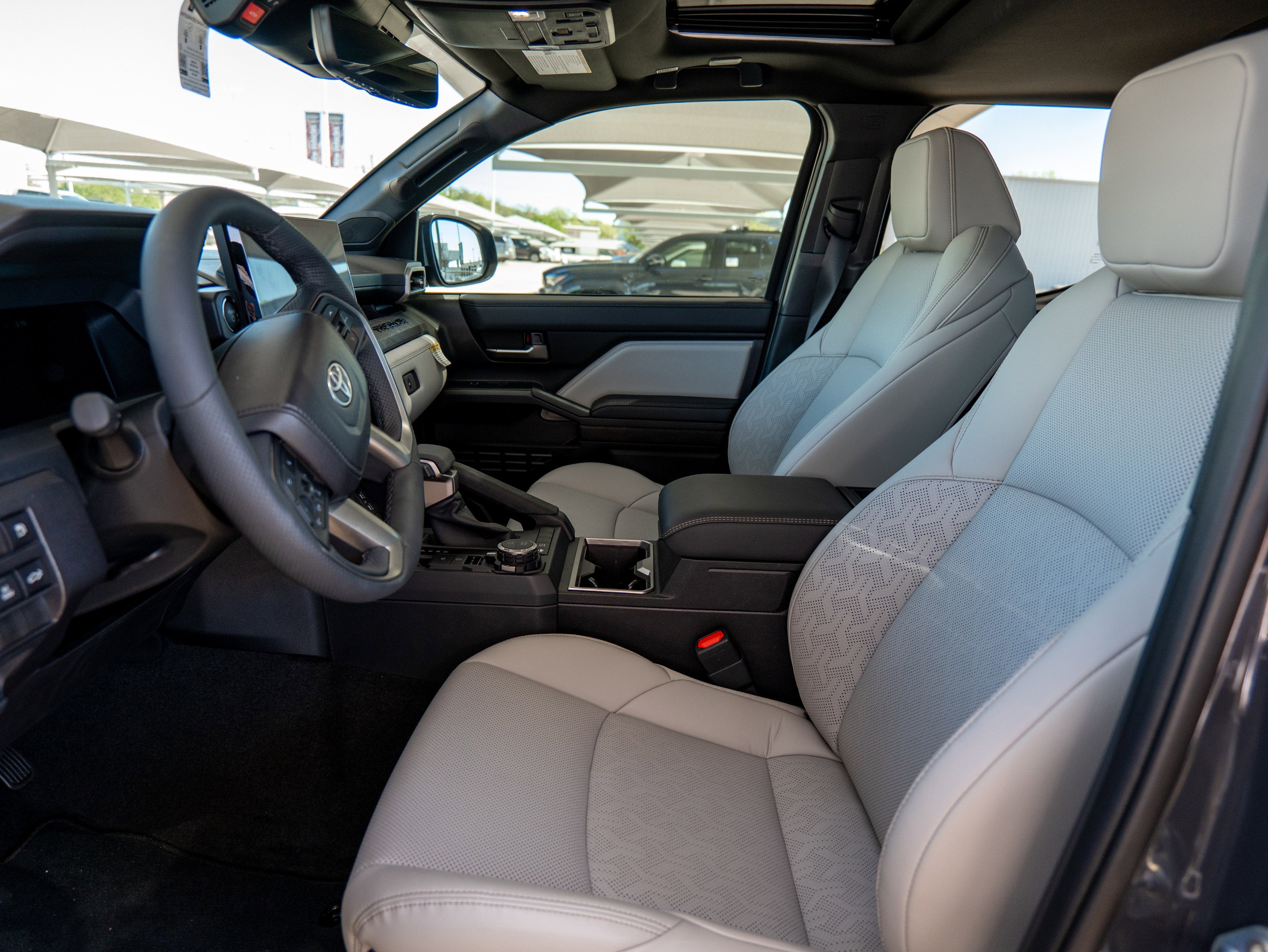 2026 Toyota Tacoma Limited - Photo 10