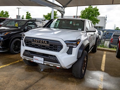 2026 Toyota Tacoma i-FORCE MAX Tacoma Trailhunter